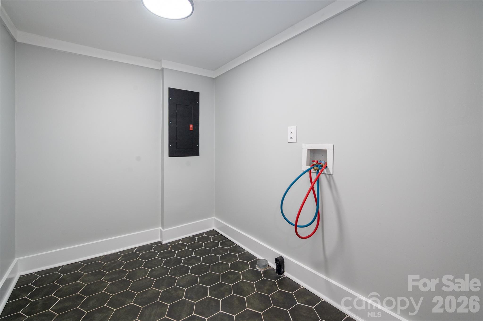 174 Tournament Drive SW — Concord