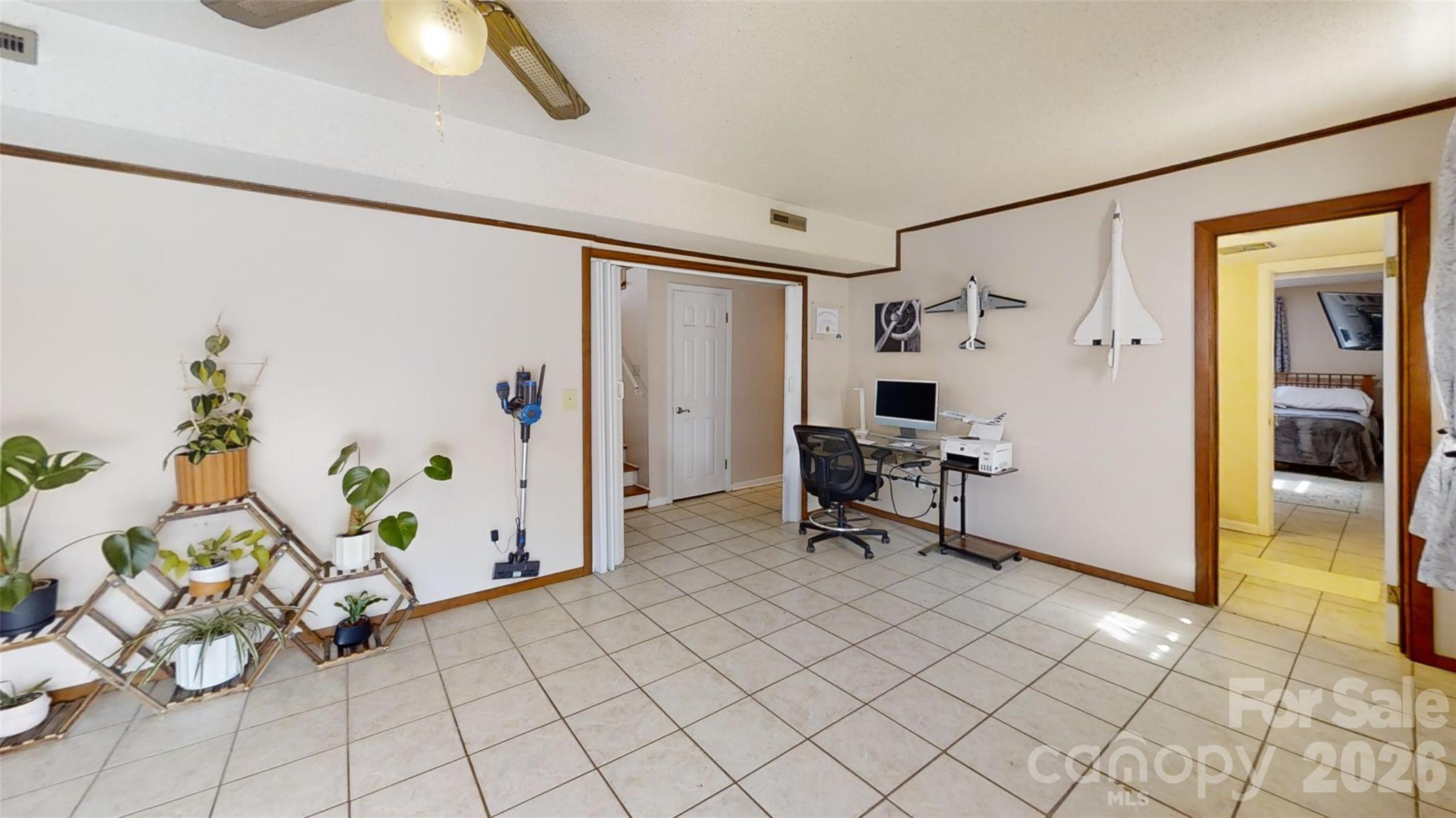 1984 Crestdale Lane — Newton