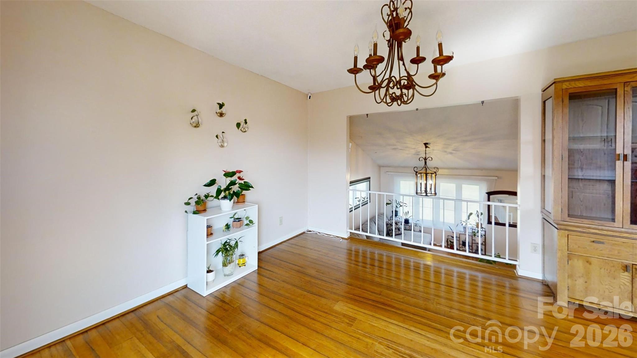 1984 Crestdale Lane — Newton
