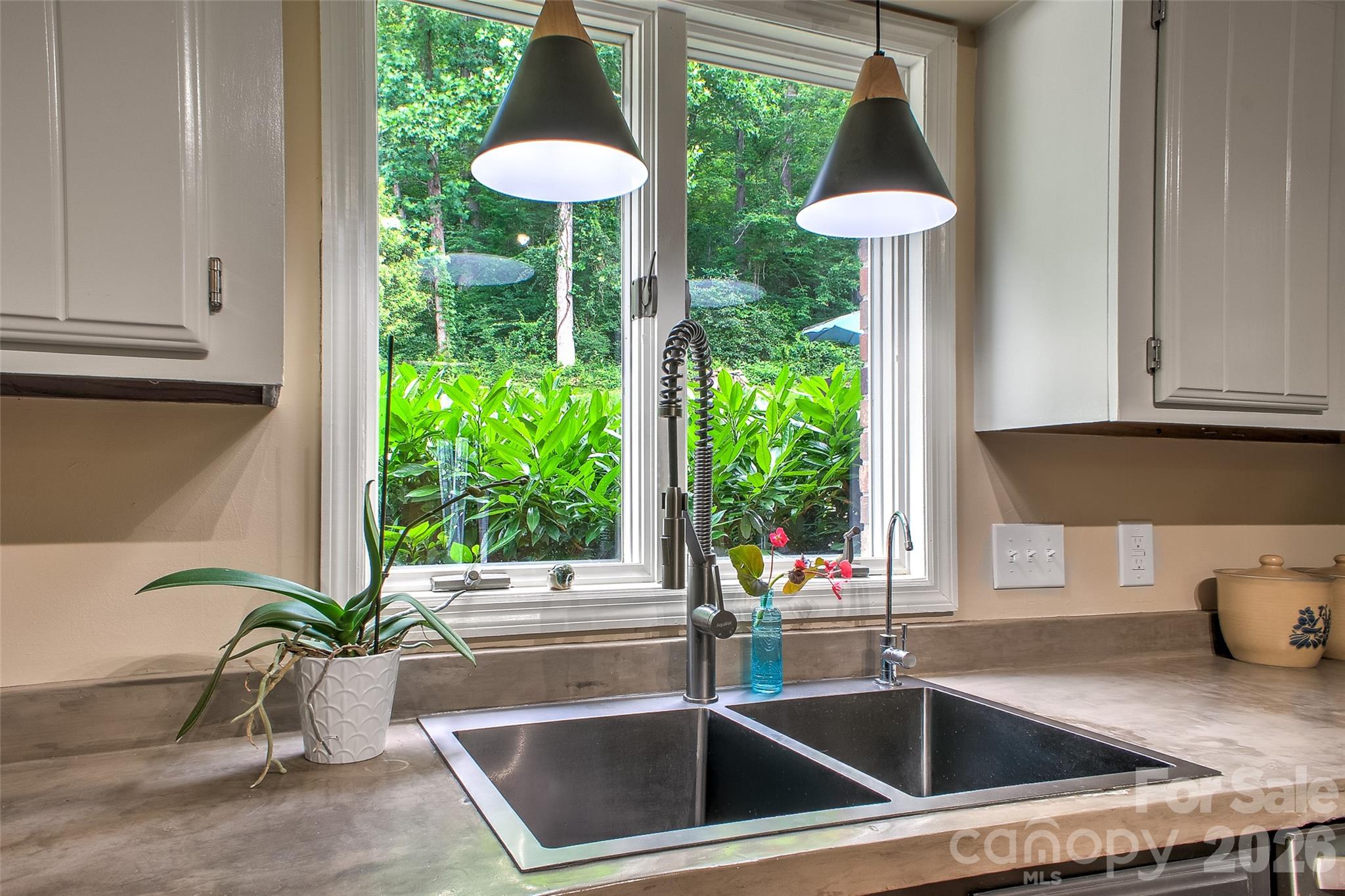 53 Braddock Way — Asheville