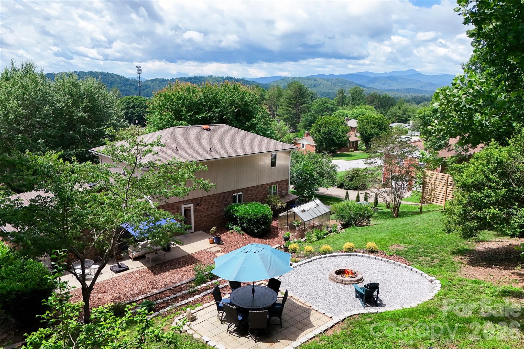 53 Braddock Way — Asheville
