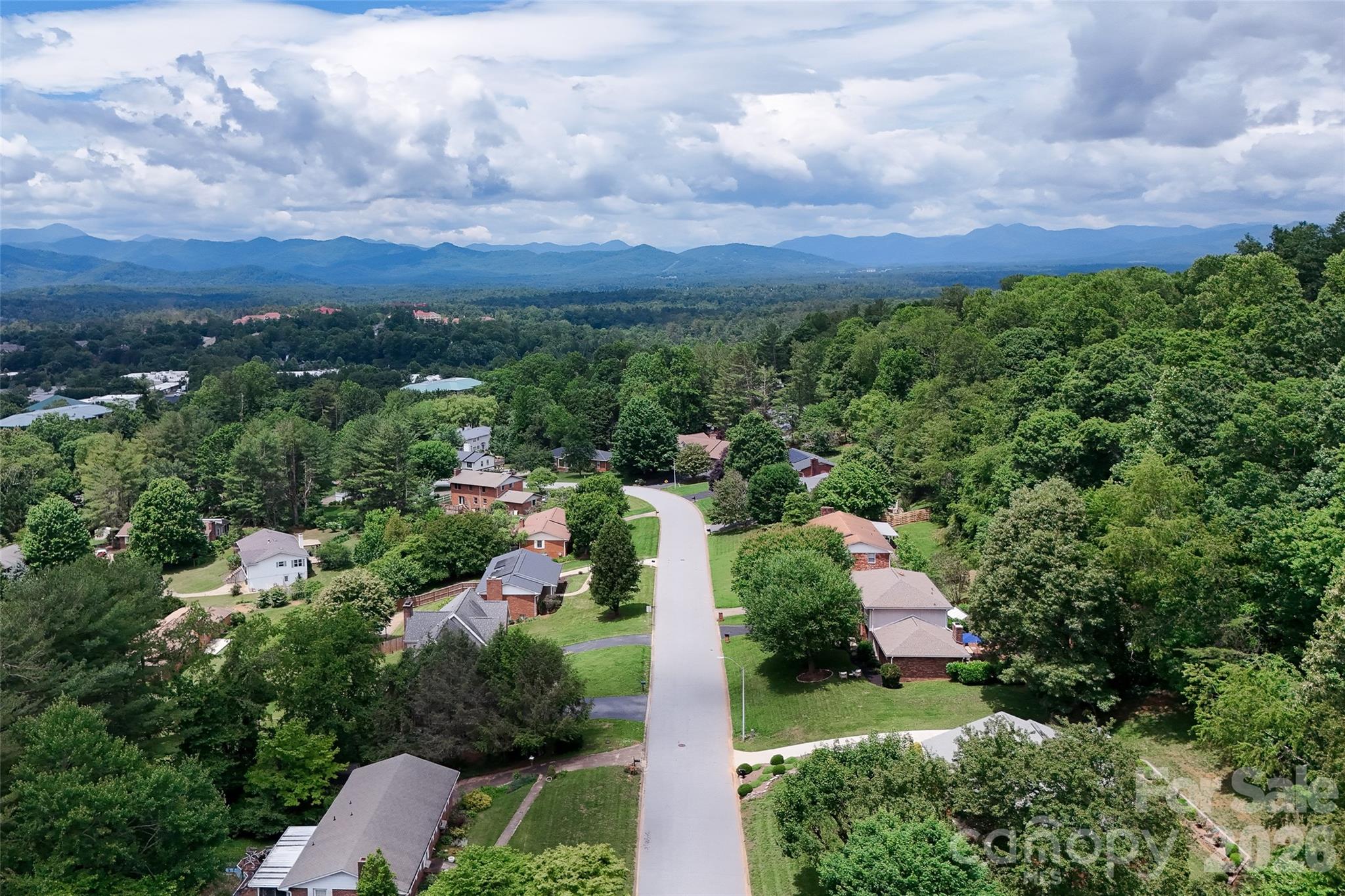 53 Braddock Way — Asheville