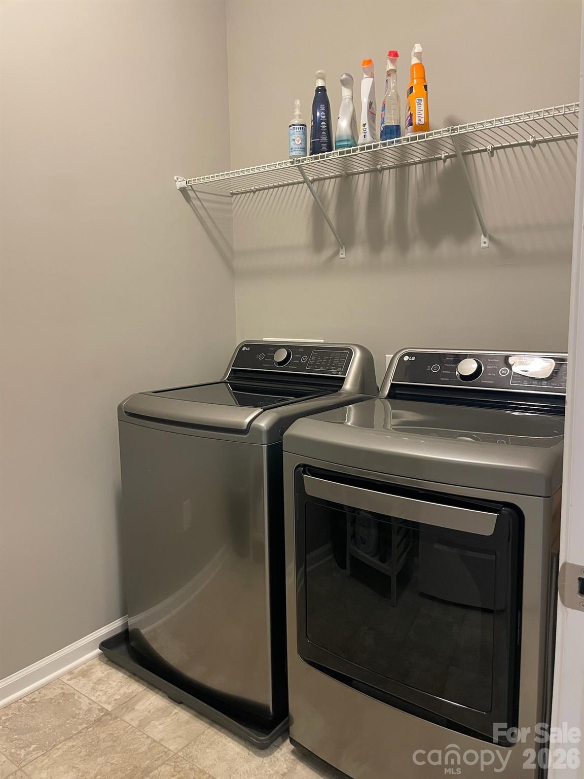396 E Waterlynn Road — Mooresville