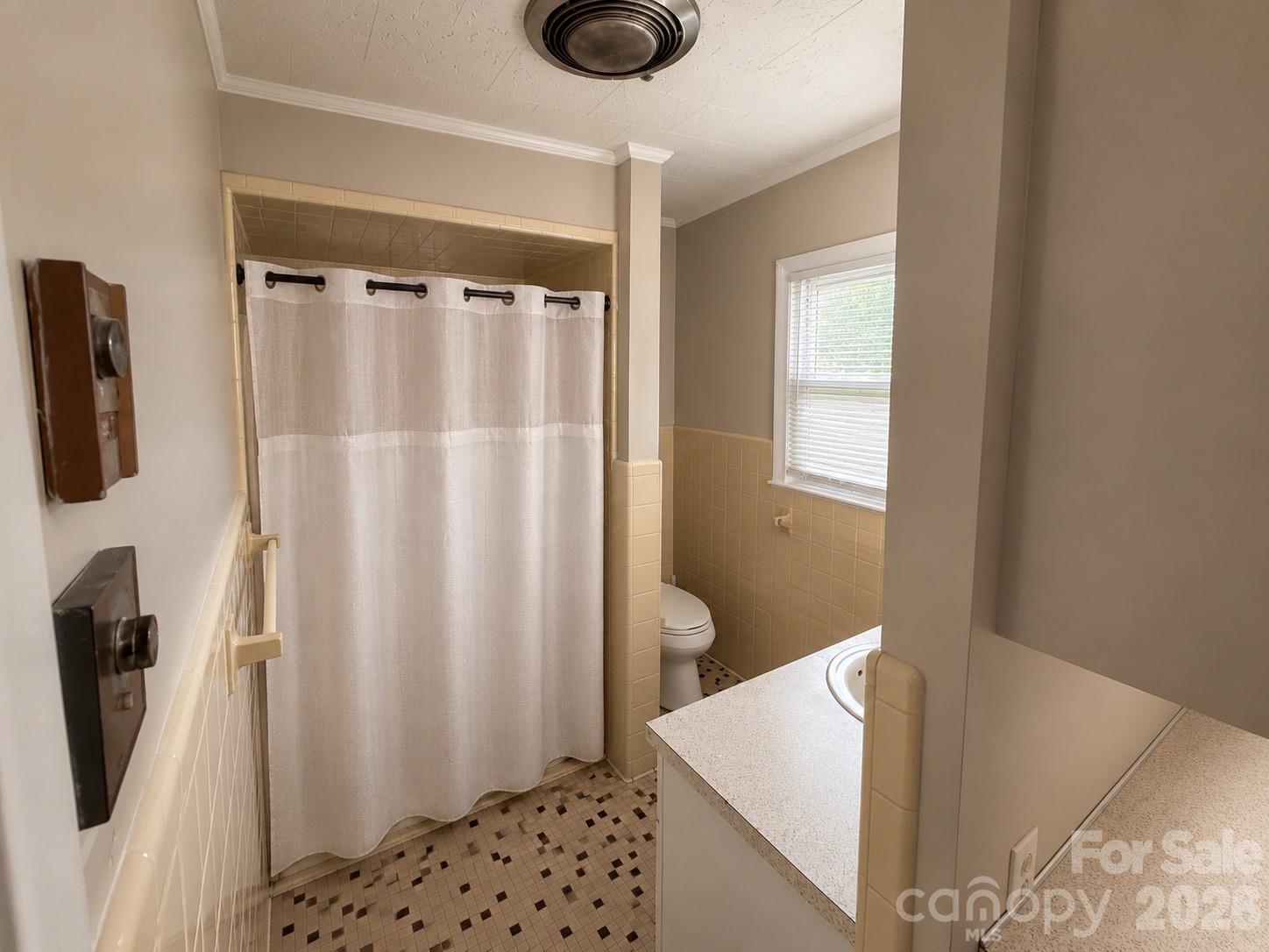 330 W 27th Street — Newton