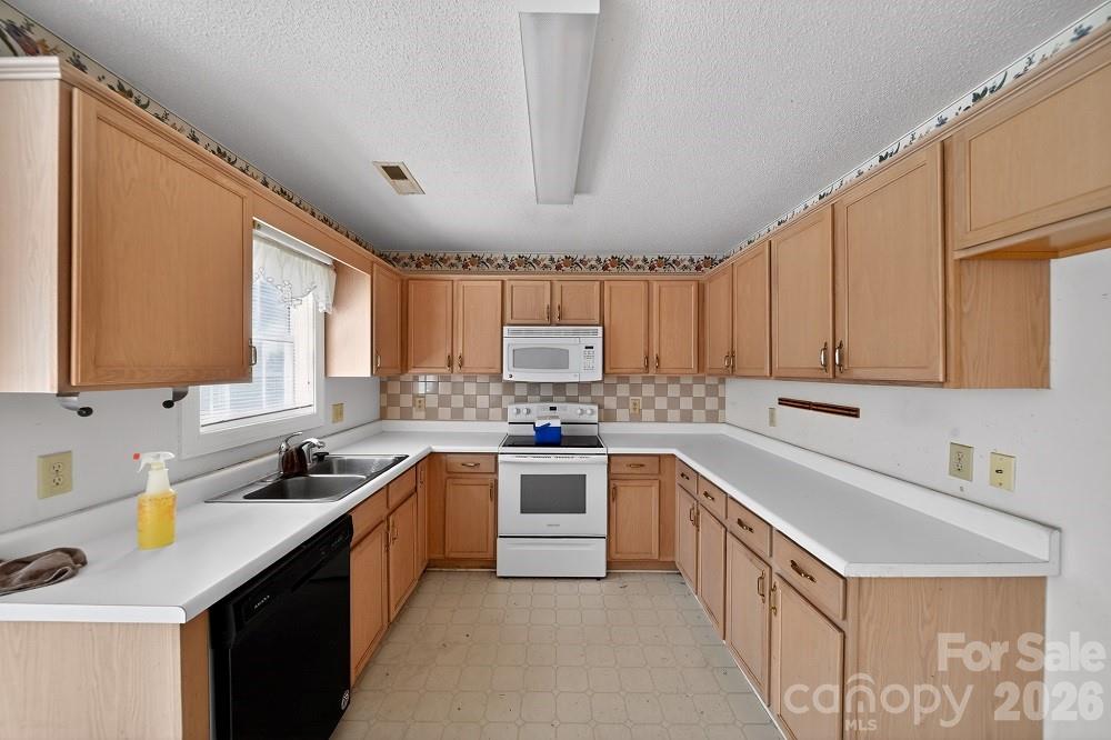 2205 Old Sparta Road — Rocky Mount