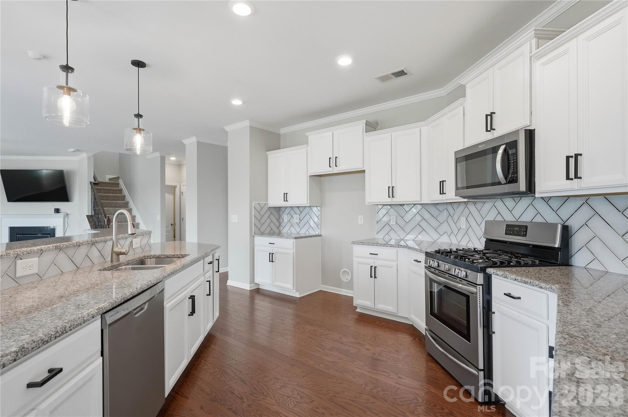 13731 Canterbury Castle Drive — Charlotte