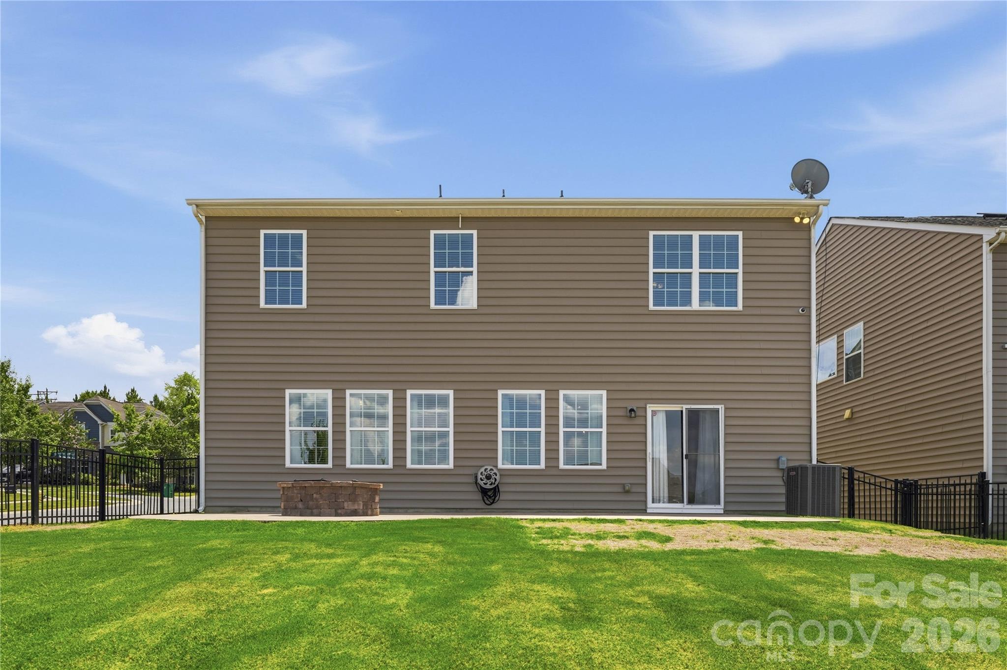 13731 Canterbury Castle Drive — Charlotte