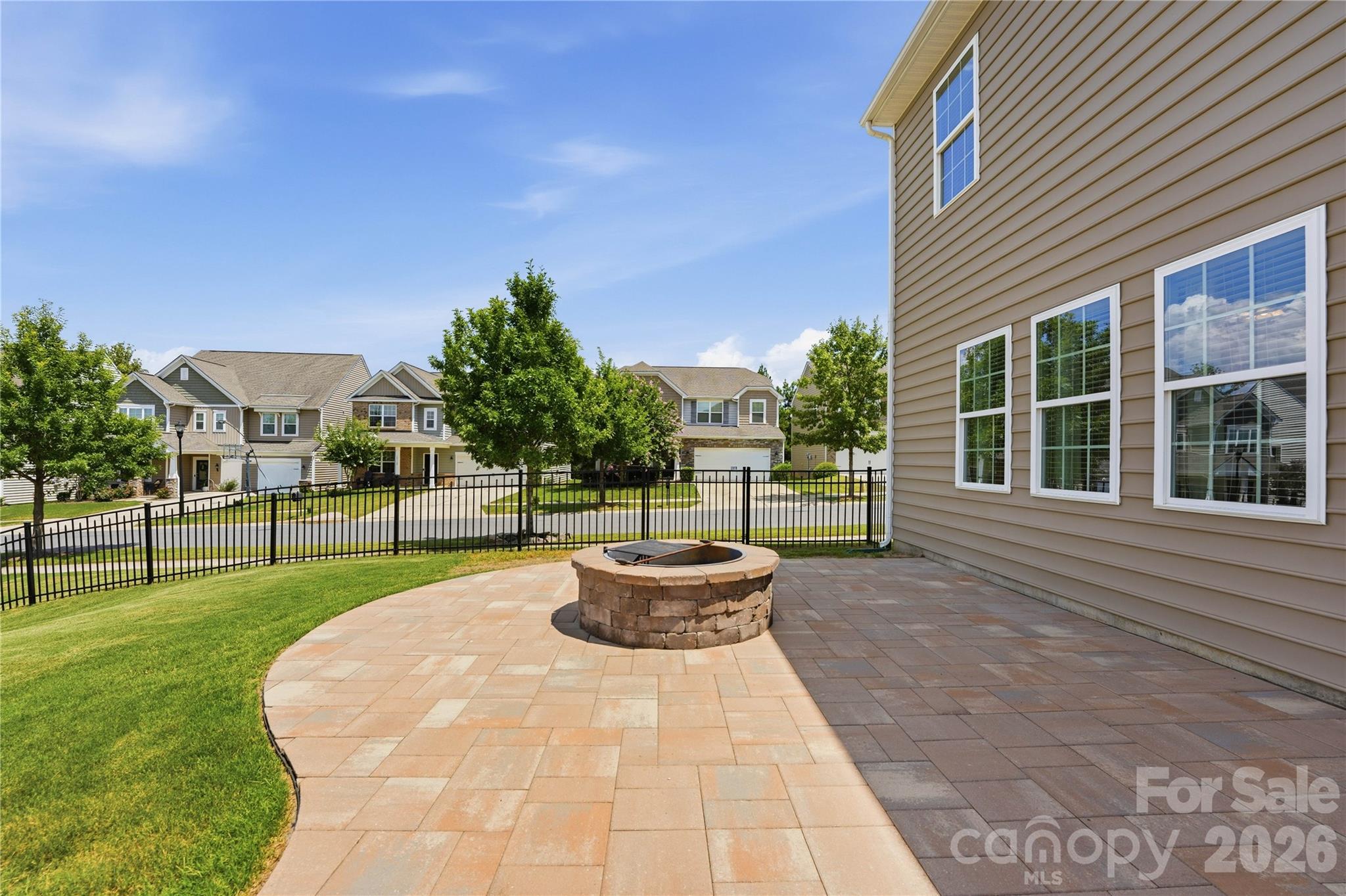 13731 Canterbury Castle Drive — Charlotte
