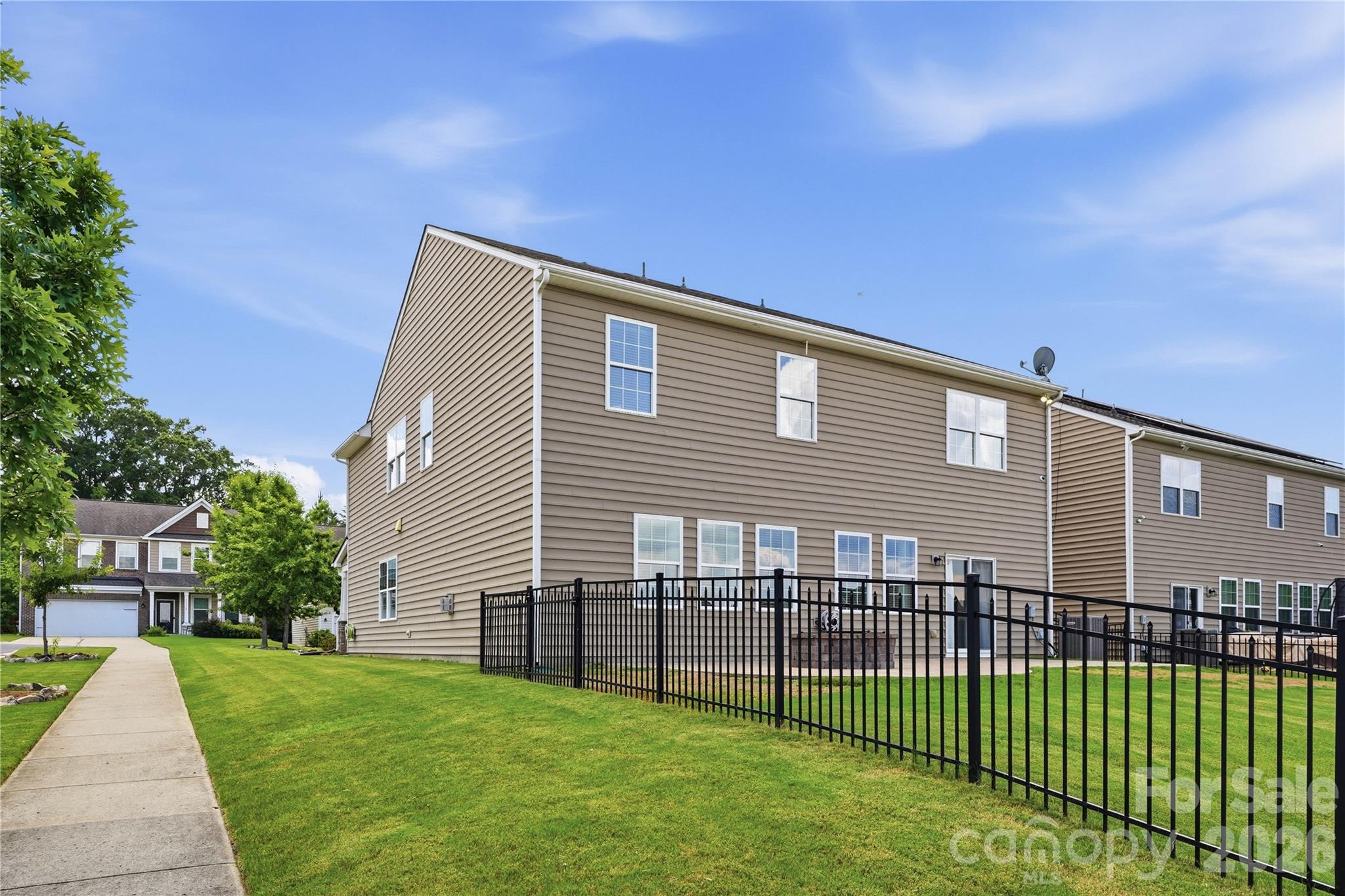 13731 Canterbury Castle Drive — Charlotte