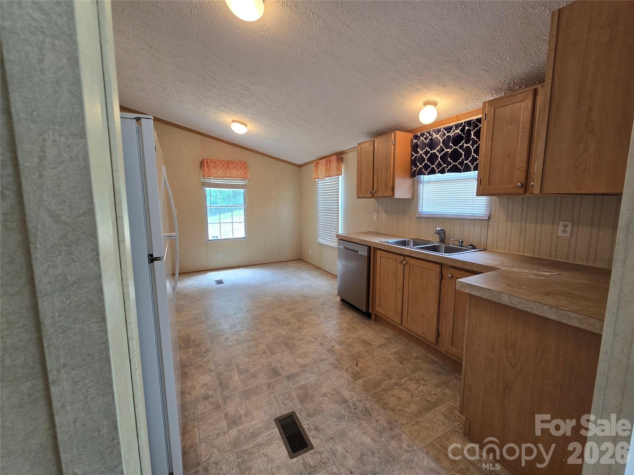 2094 Wilson Road — Asheville