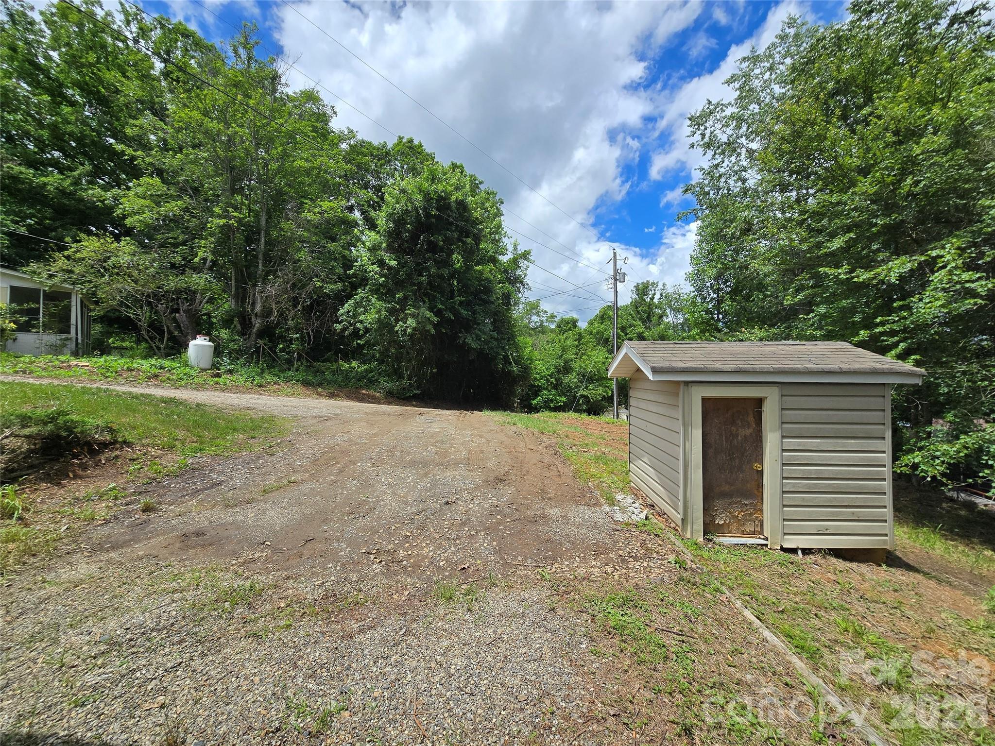 2094 Wilson Road — Asheville