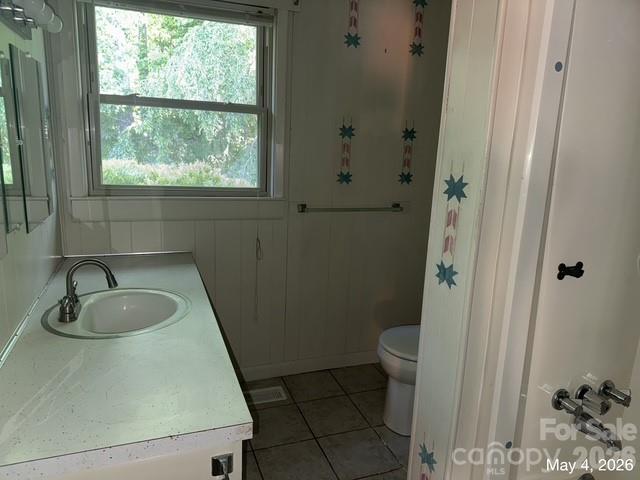 3734 N Lail Avenue — Morganton