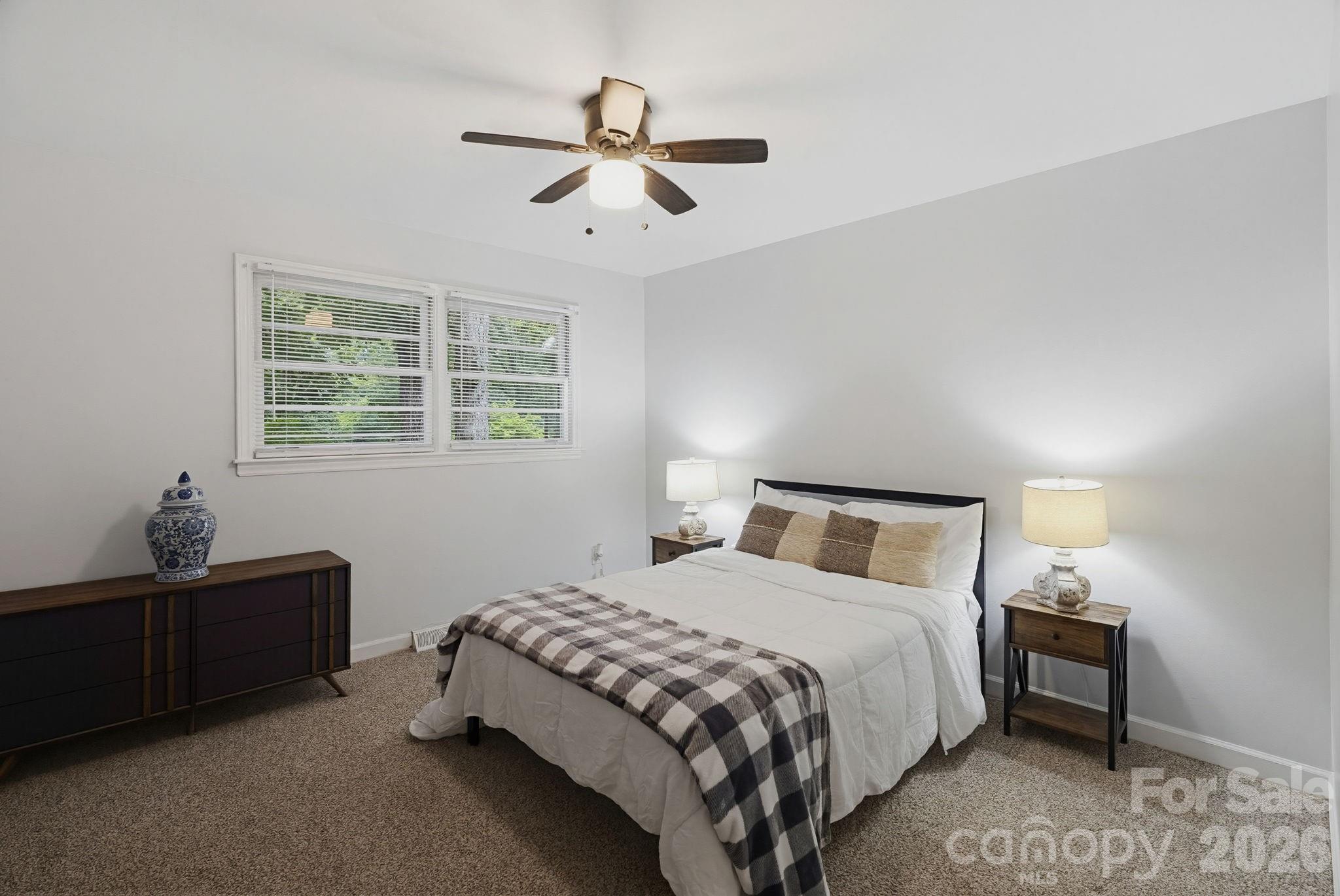1623 Lumarka Drive — Charlotte
