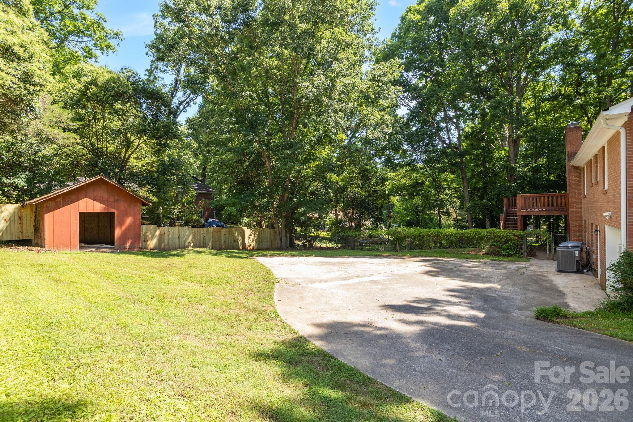 1623 Lumarka Drive — Charlotte