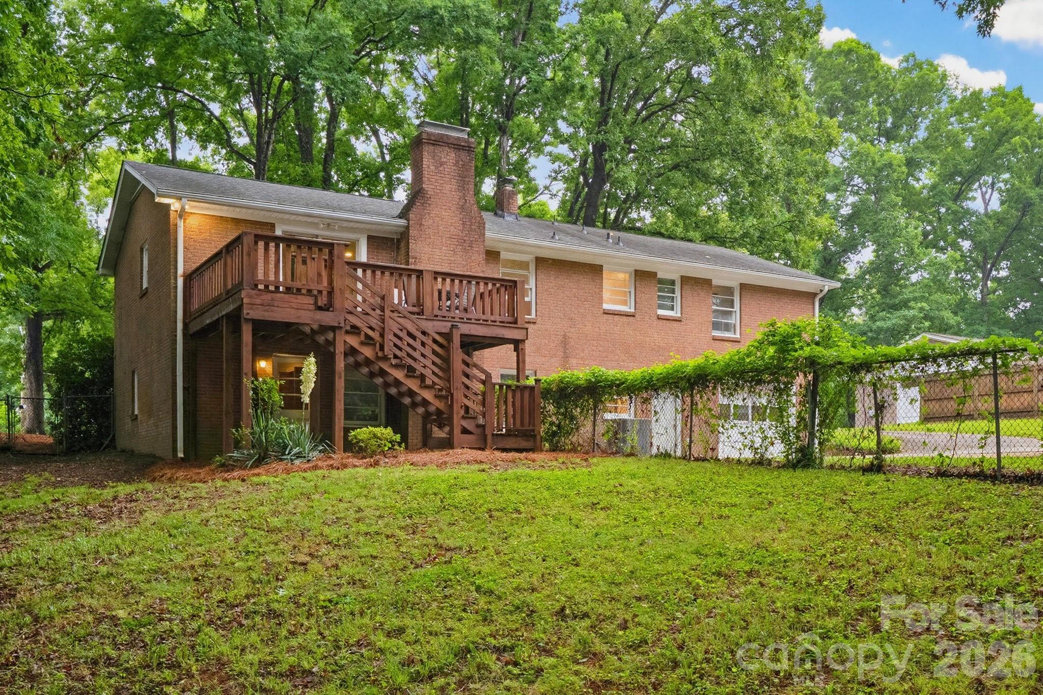 1623 Lumarka Drive — Charlotte