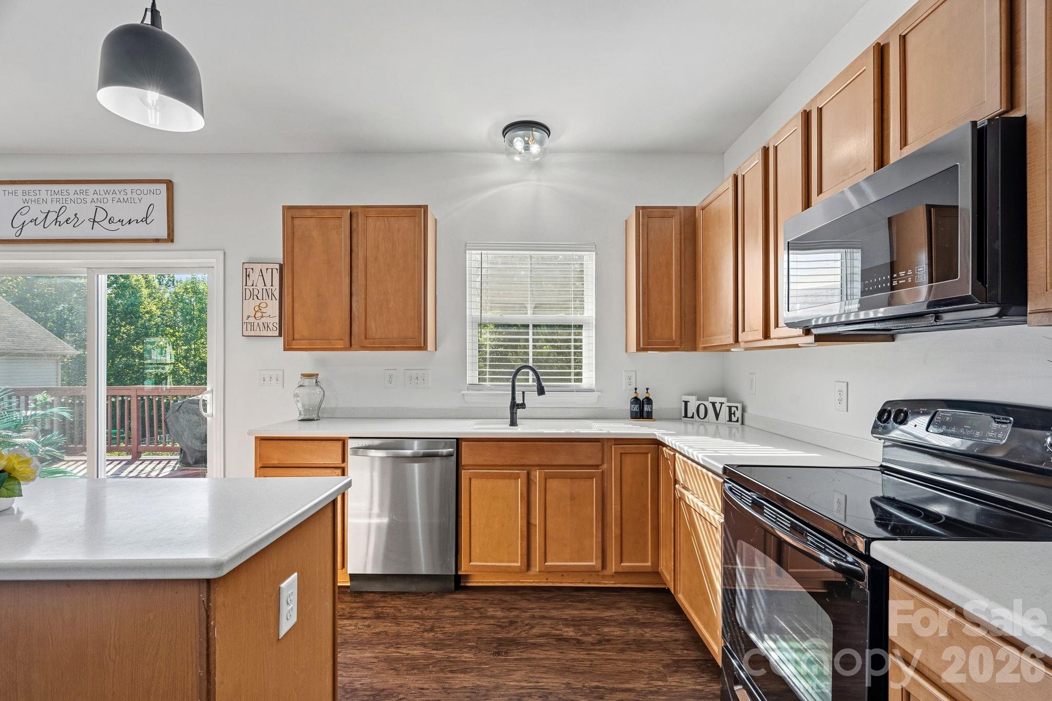 442 Almora Loop — Mooresville