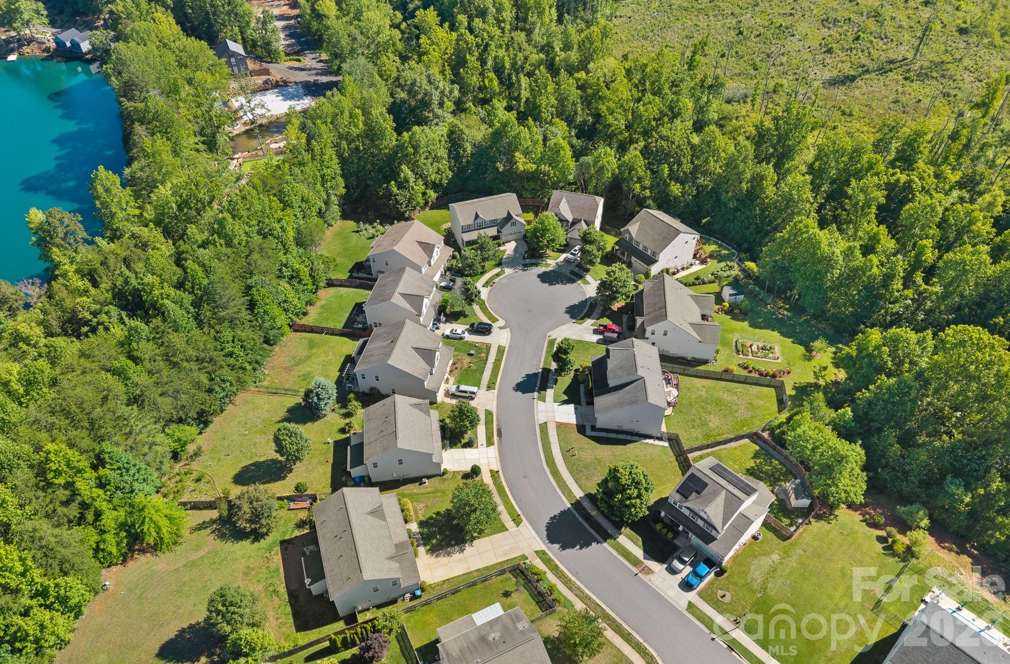 442 Almora Loop — Mooresville