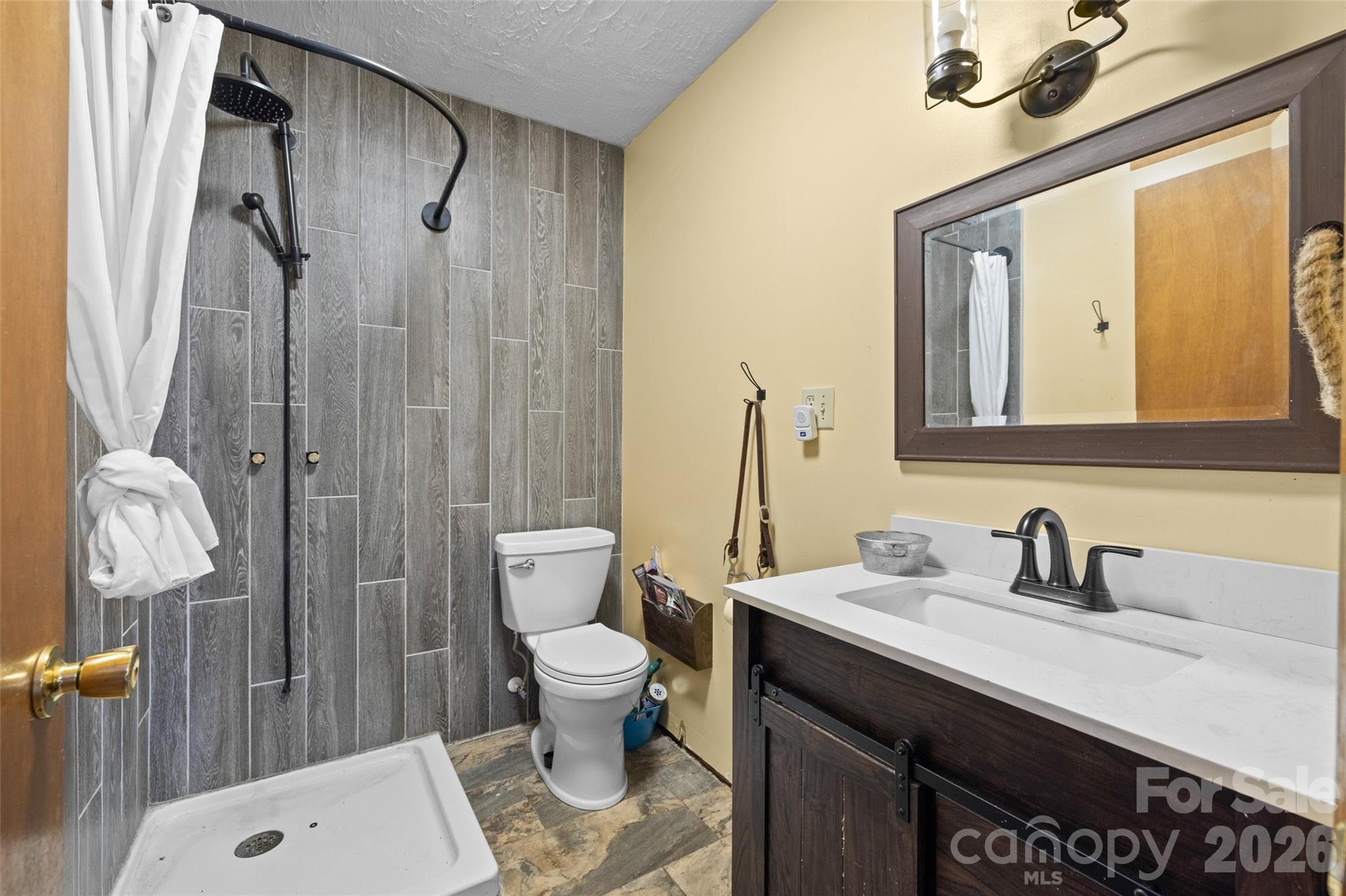 233 Orindawood Drive — McConnells