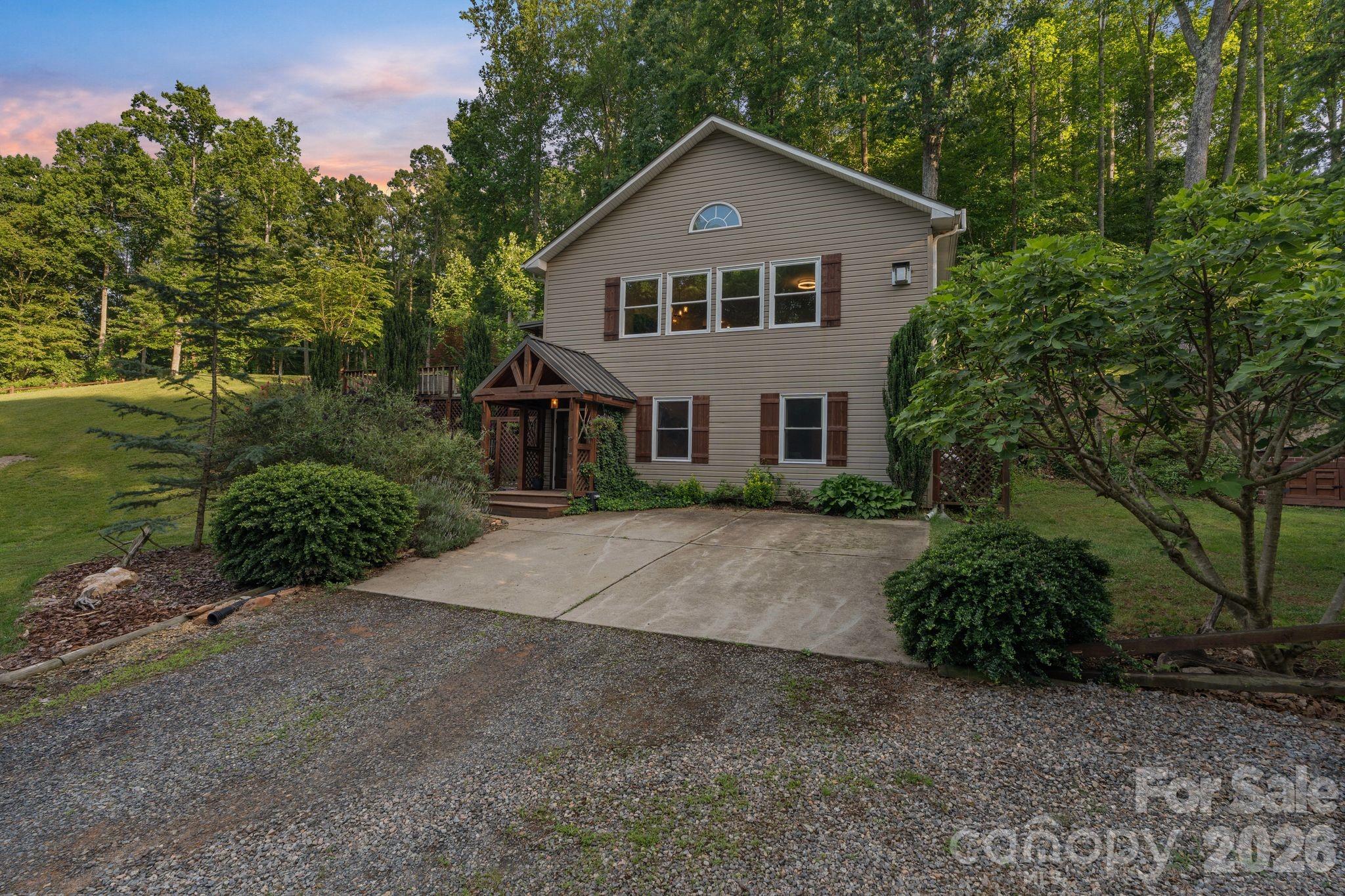 9870 Harvest Lane — Davidson