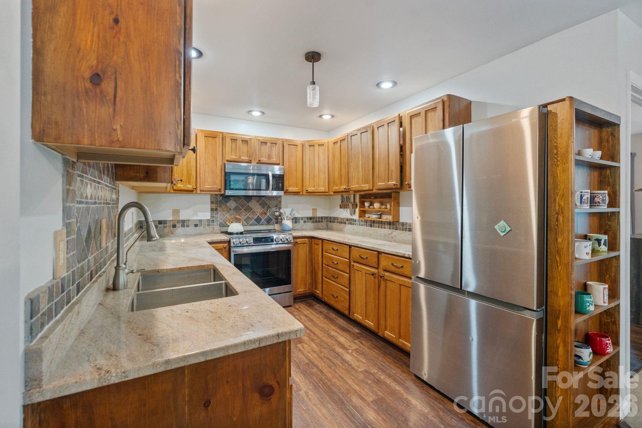 9870 Harvest Lane — Davidson