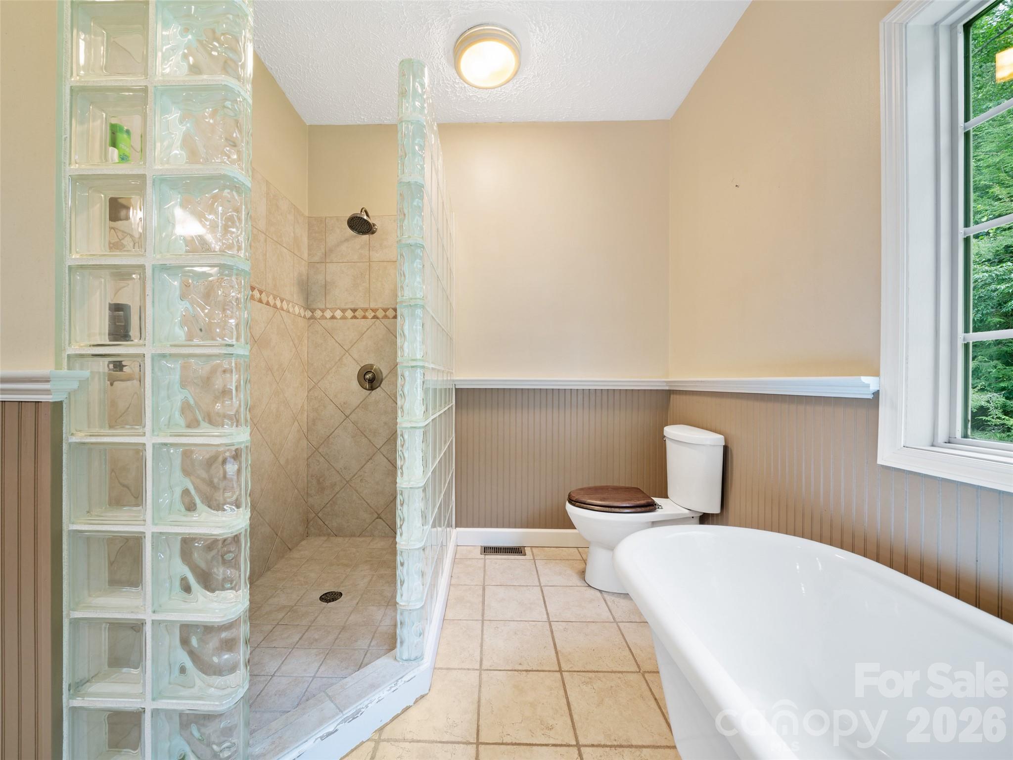 2216 Beans Creek Road — Bakersville