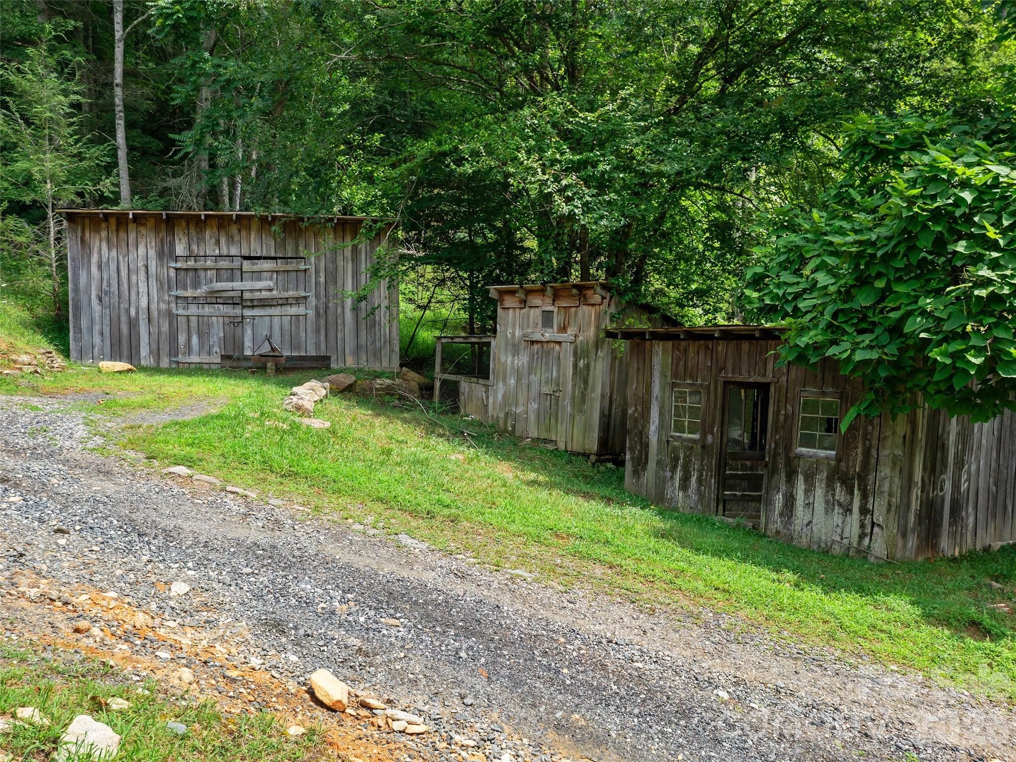 2216 Beans Creek Road — Bakersville