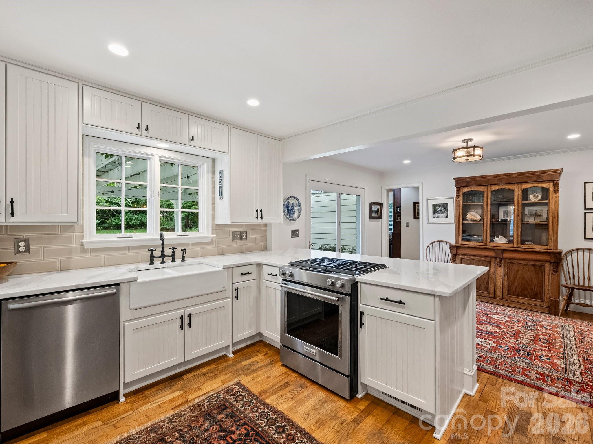 2126 Cumberland Avenue — Charlotte