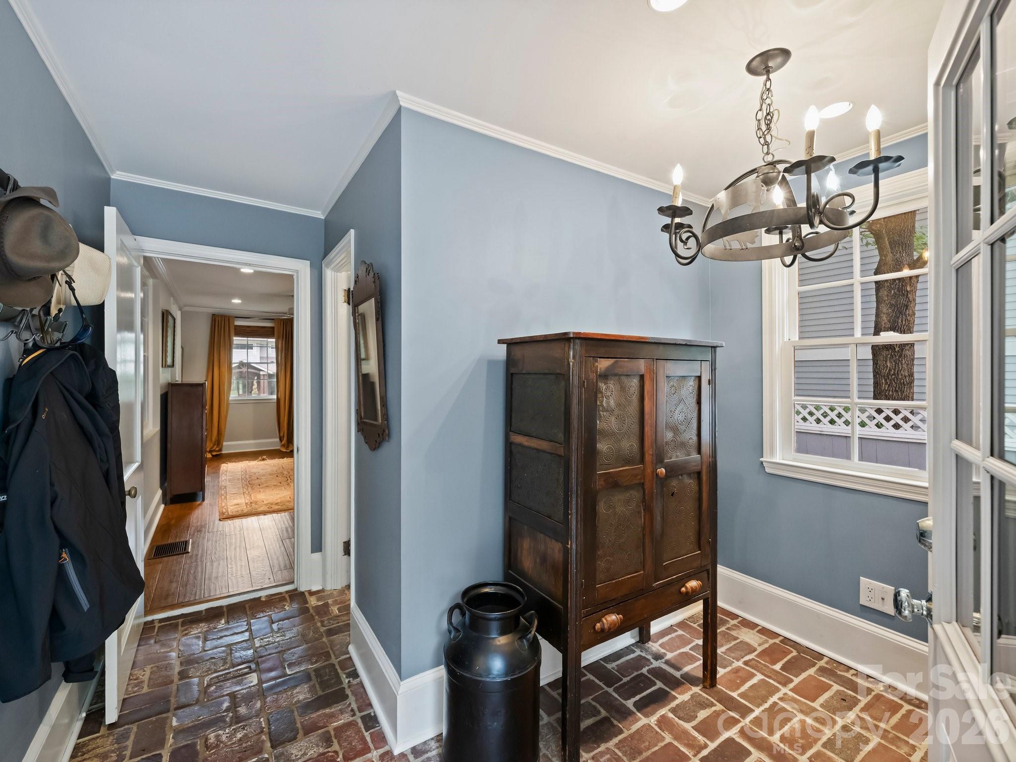 2126 Cumberland Avenue — Charlotte