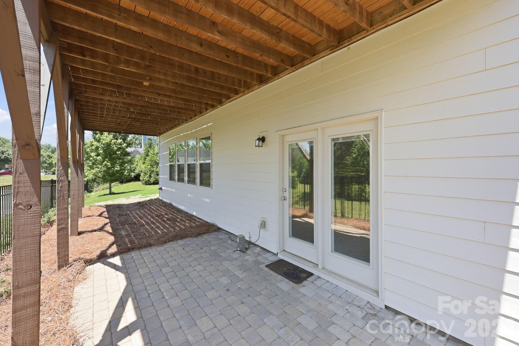 16306 Nicodemus Lane — Huntersville