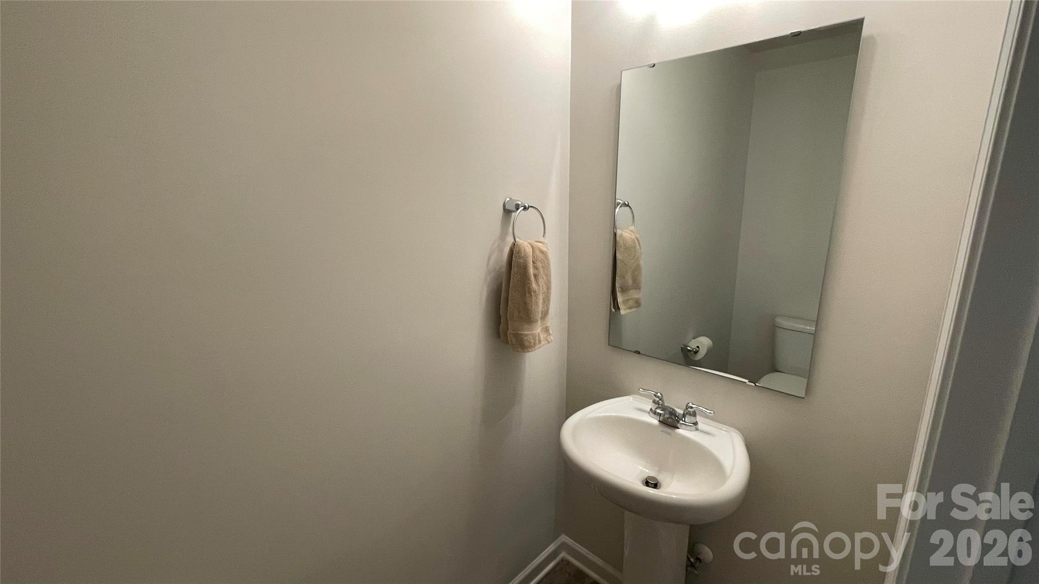 1563 Catskill Way — Newton