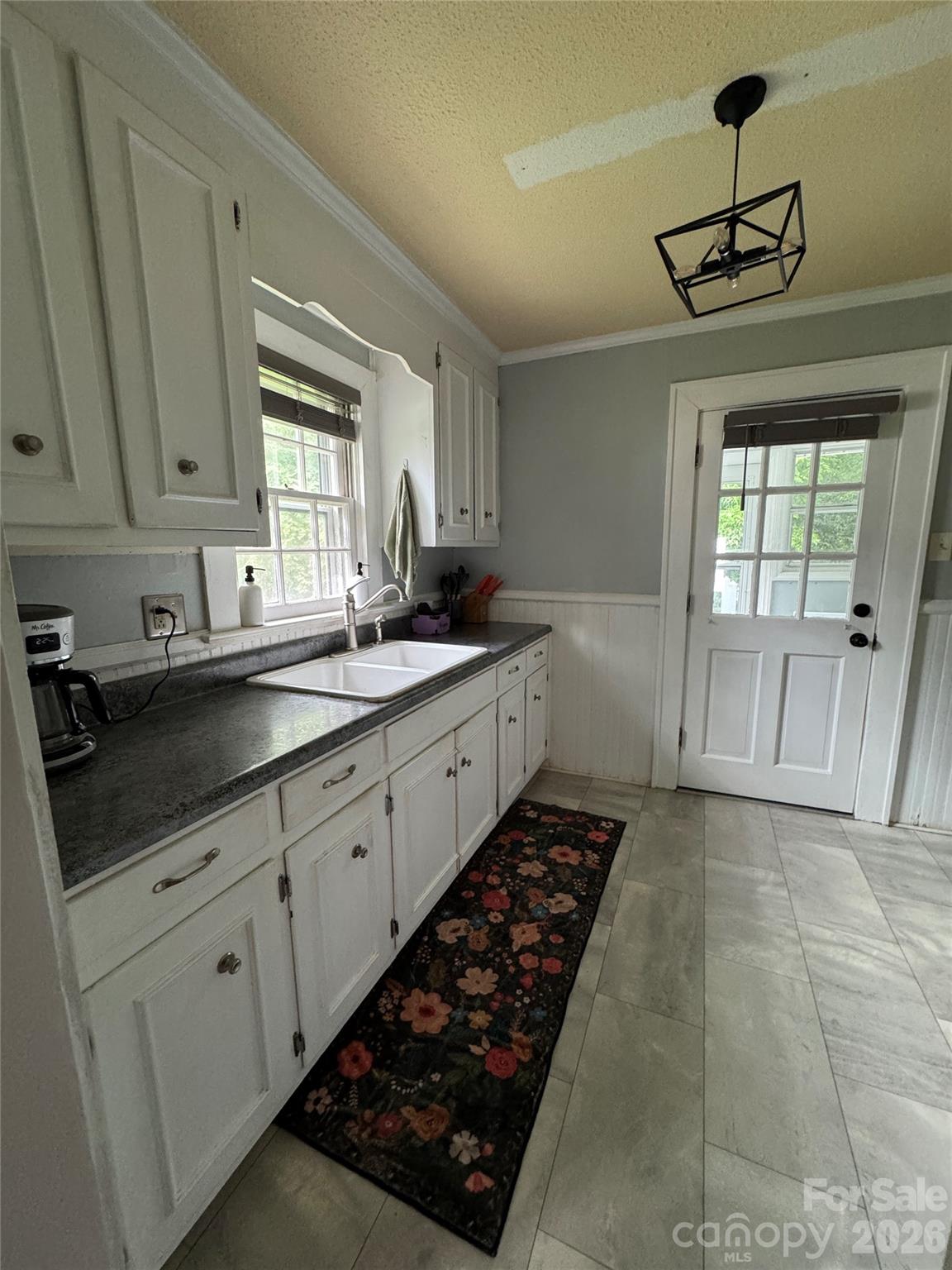 204 E Hargrave Street — Wadesboro