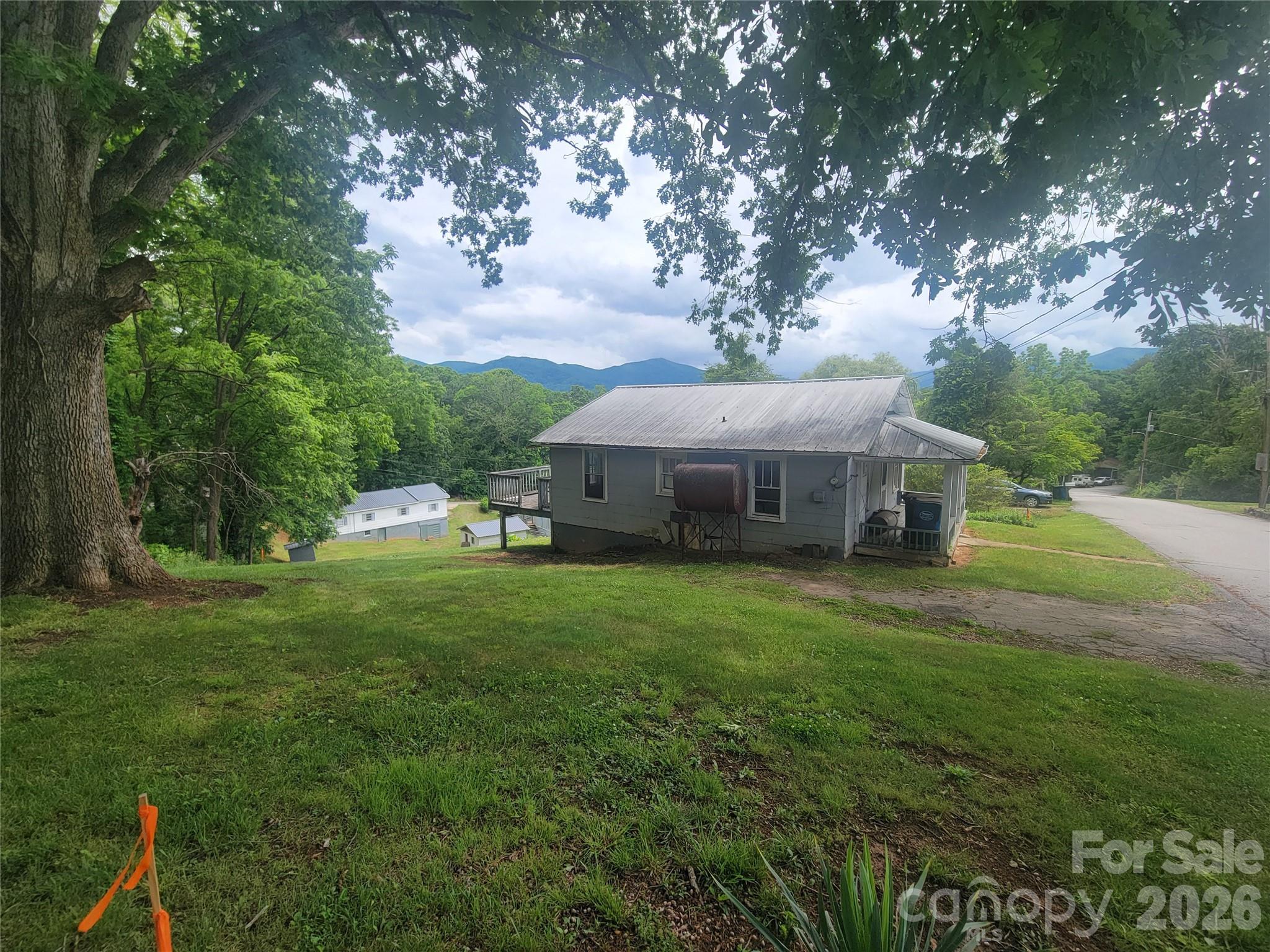 170 Ray Street — Waynesville
