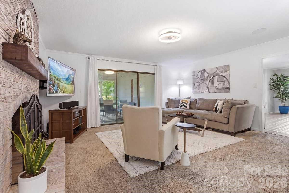 2728 India Hook Road — Rock Hill