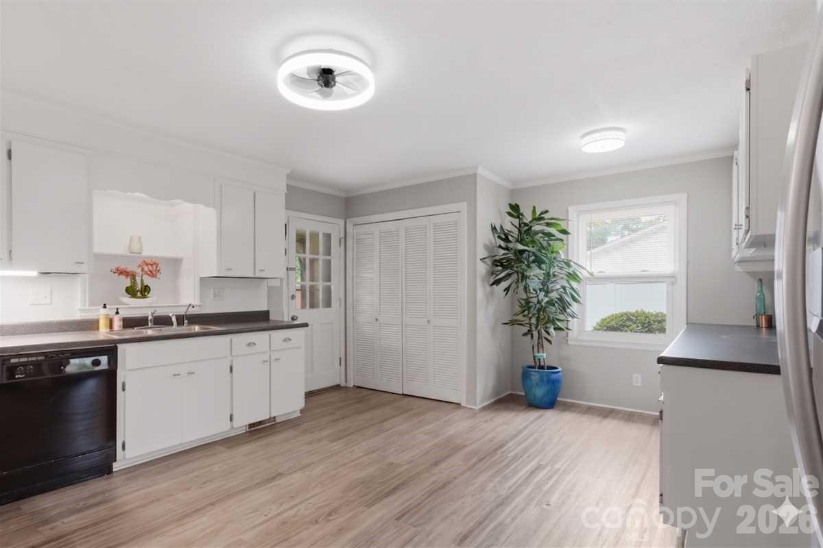 2728 India Hook Road — Rock Hill
