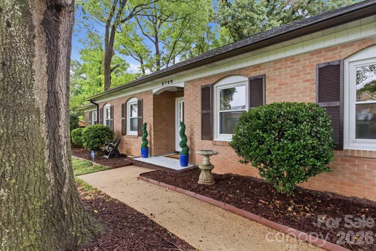 2728 India Hook Road — Rock Hill