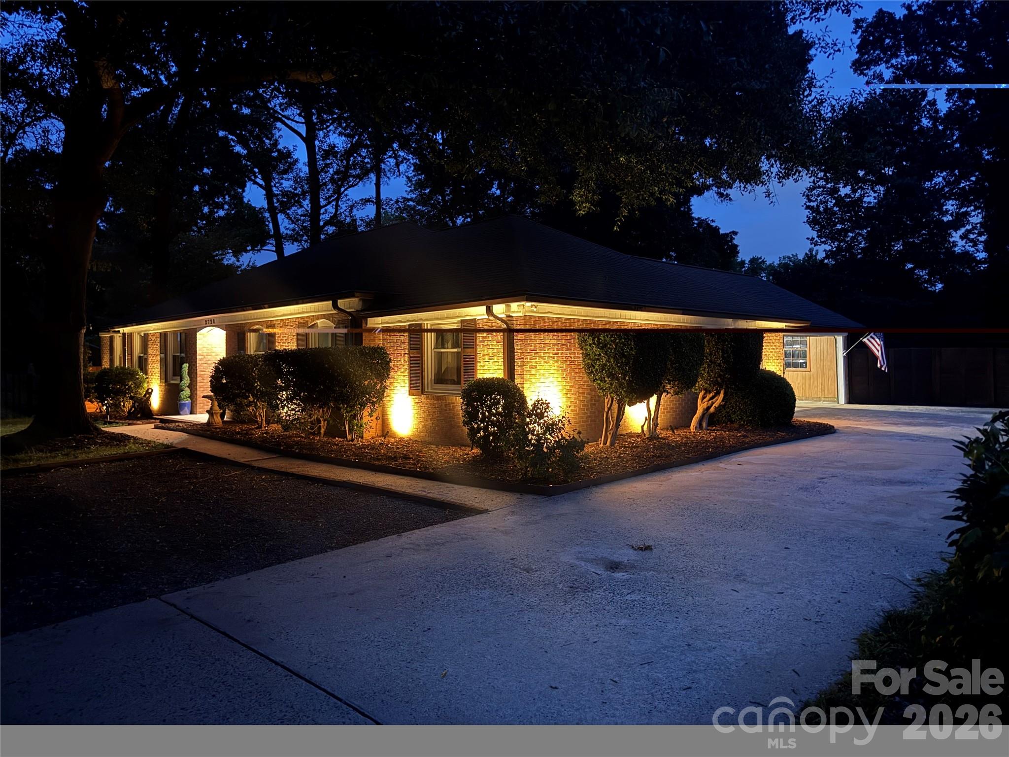 2728 India Hook Road — Rock Hill