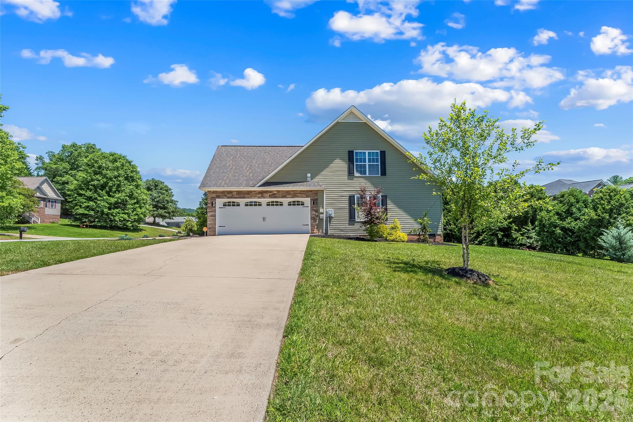 2103 Olde Pond Court SE — Hudson