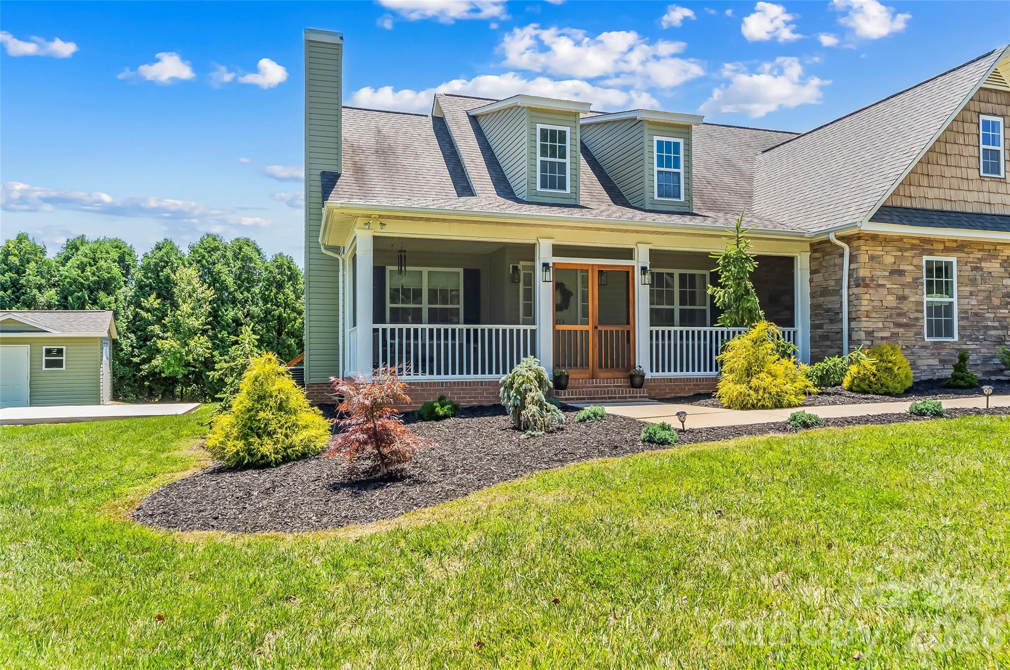 2103 Olde Pond Court SE — Hudson