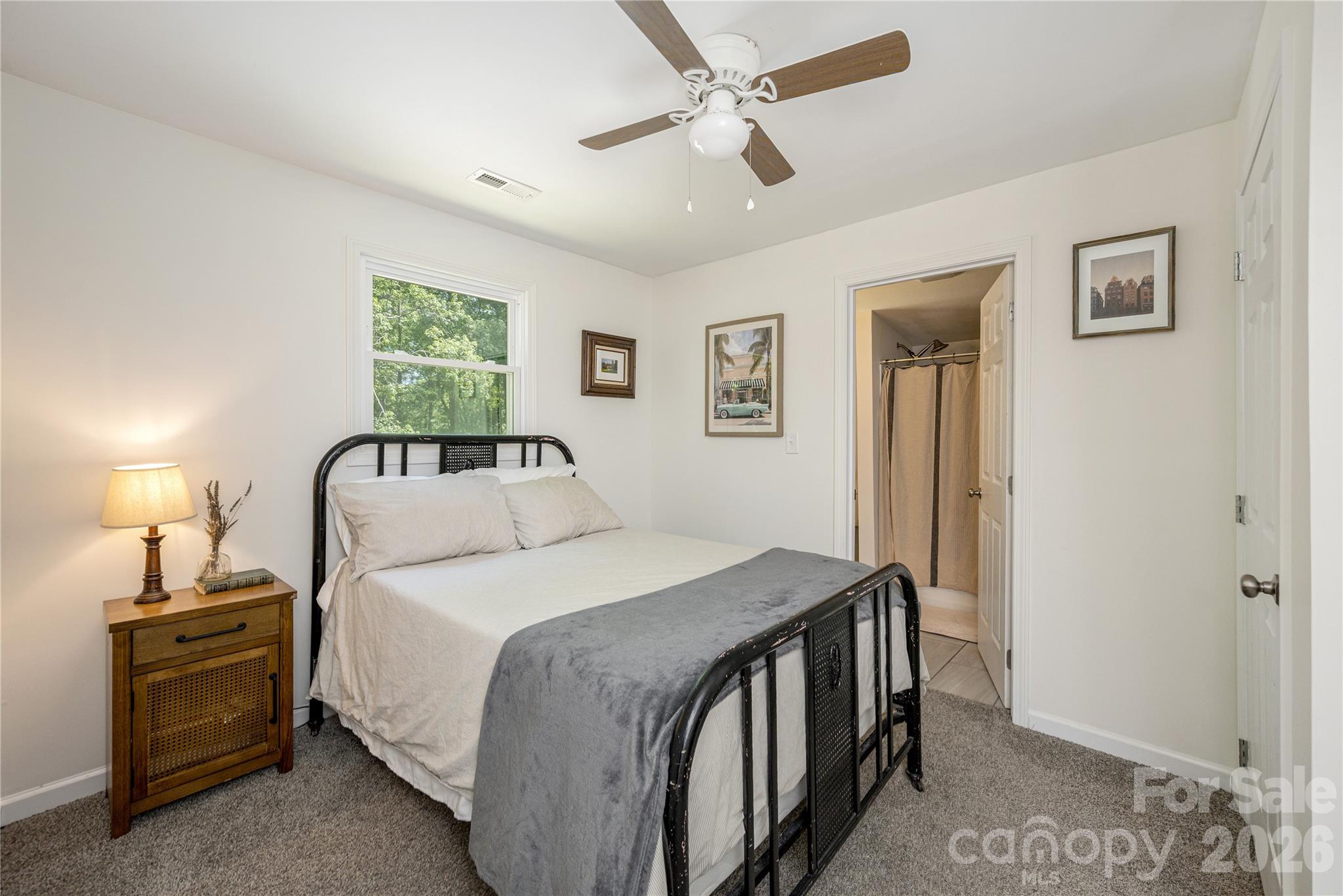 40 Dove Haven Lane — Hendersonville