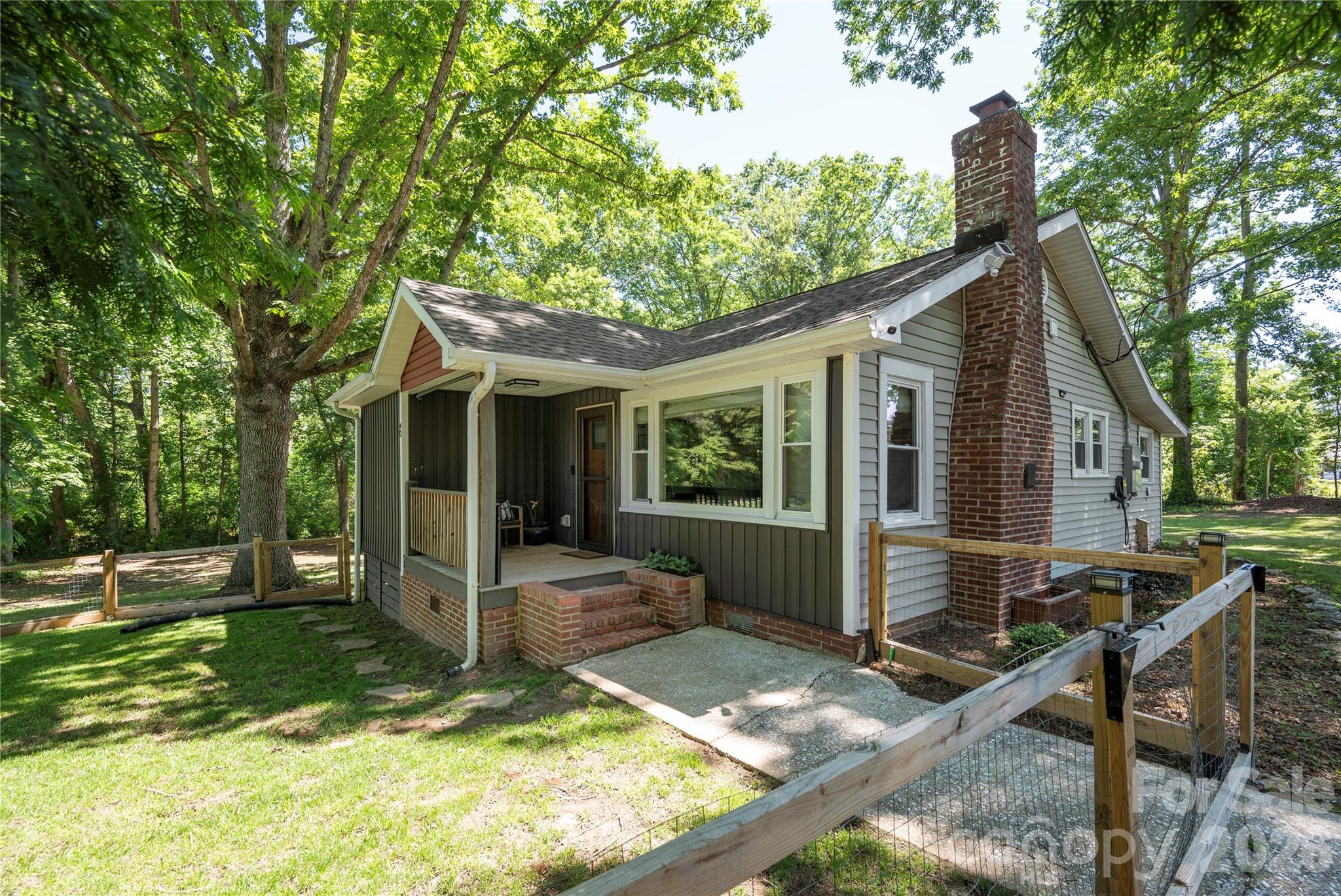 40 Dove Haven Lane — Hendersonville