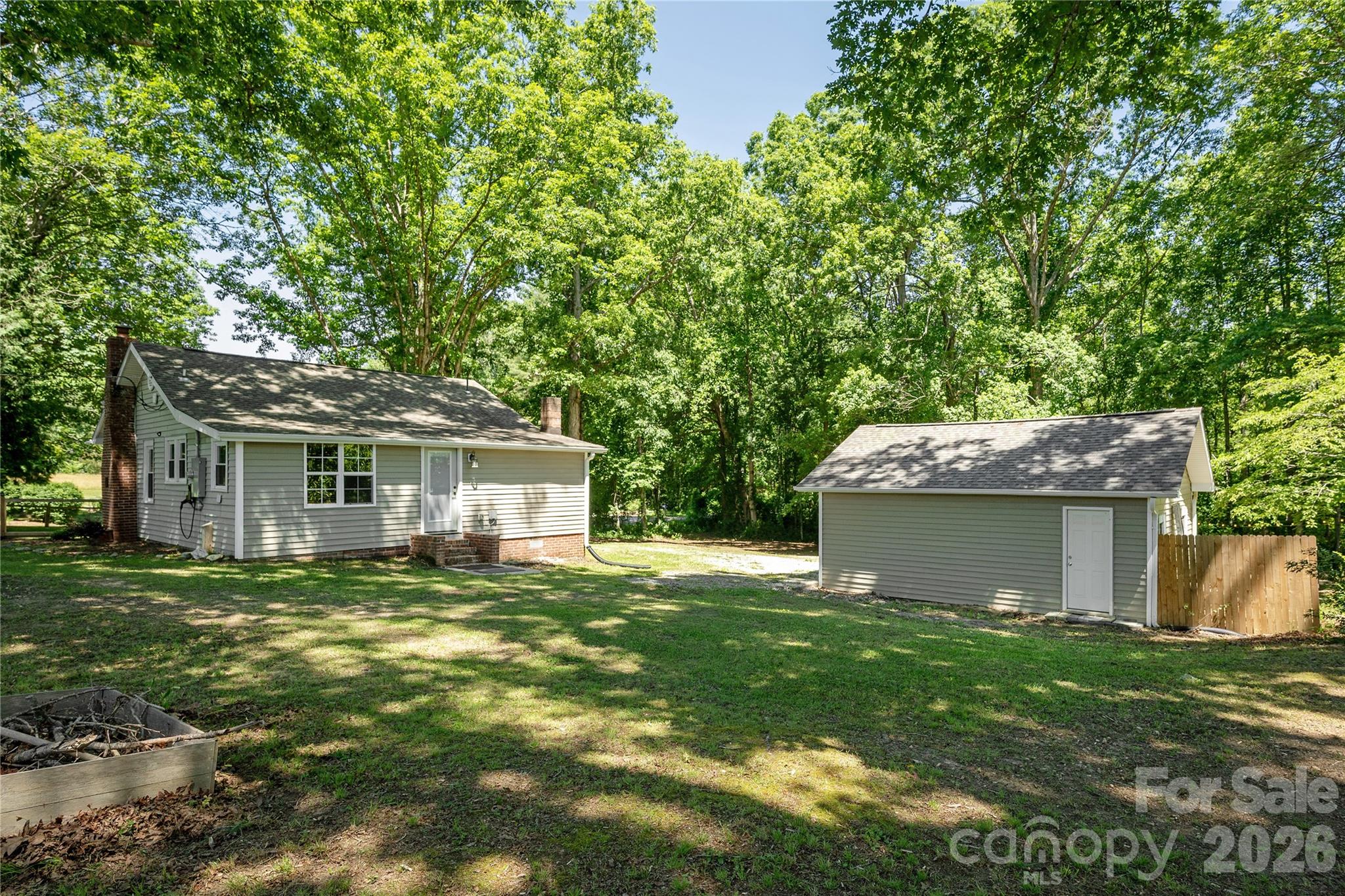 40 Dove Haven Lane — Hendersonville