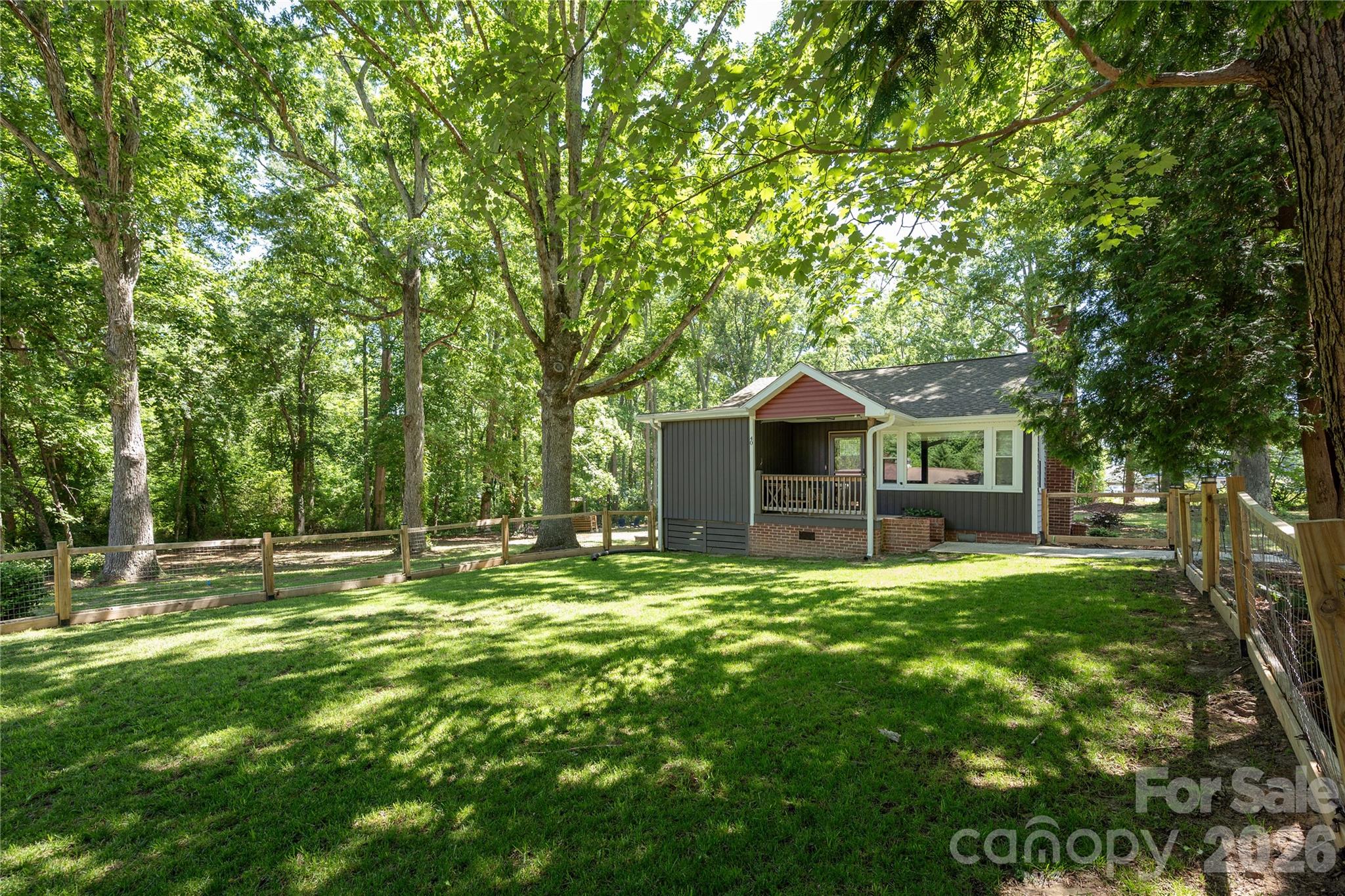 40 Dove Haven Lane — Hendersonville
