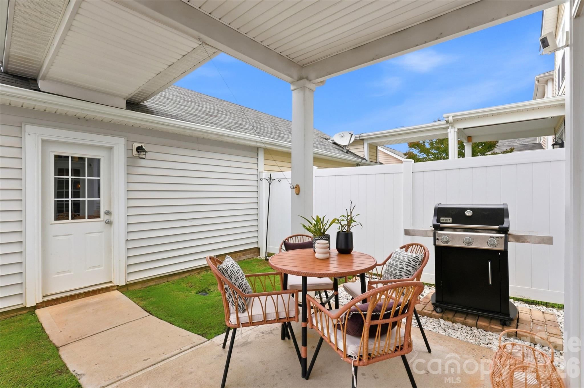 12213 Monteith Grove Drive — Huntersville