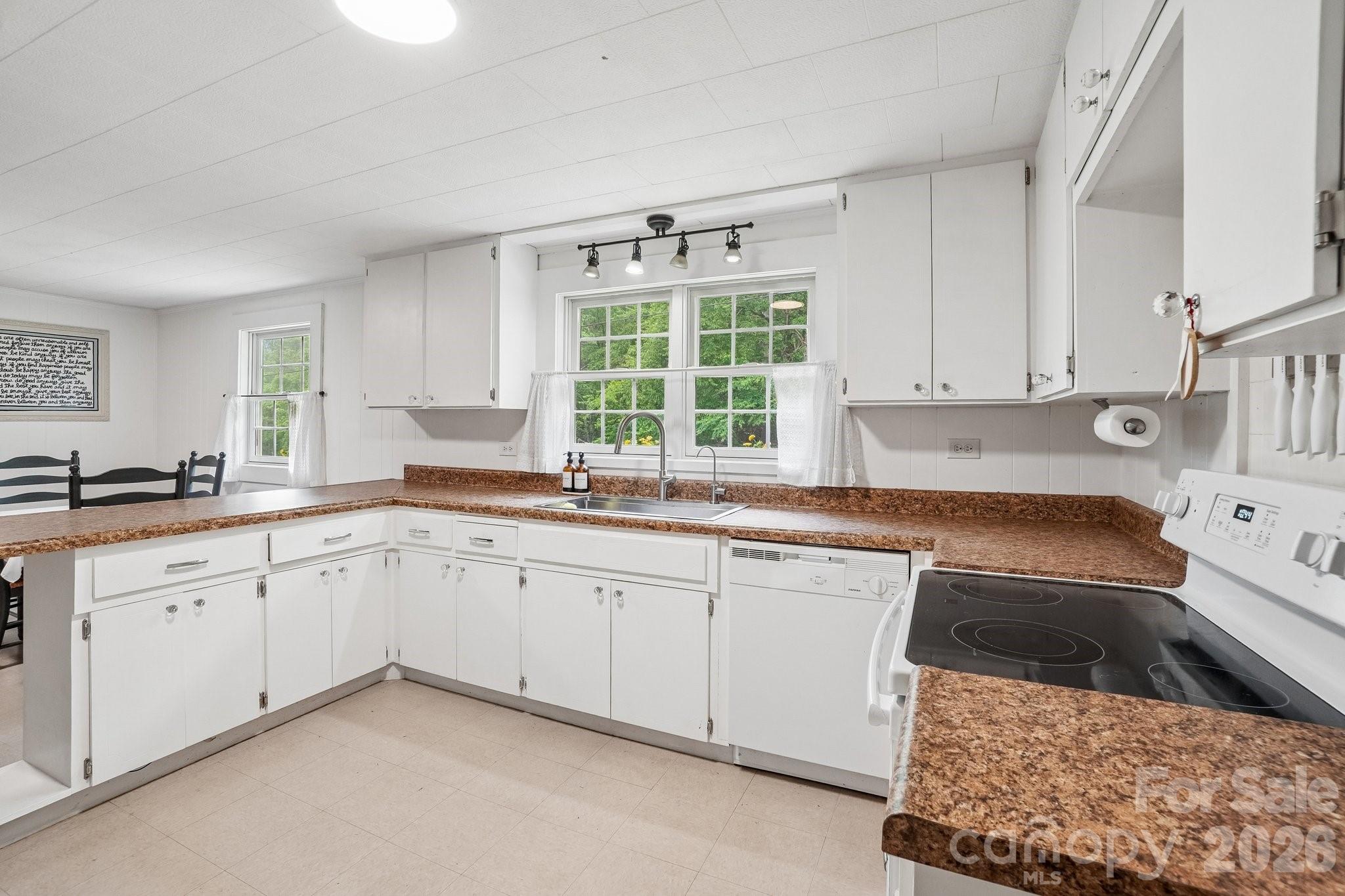 434 Dovers Branch Road — Burnsville