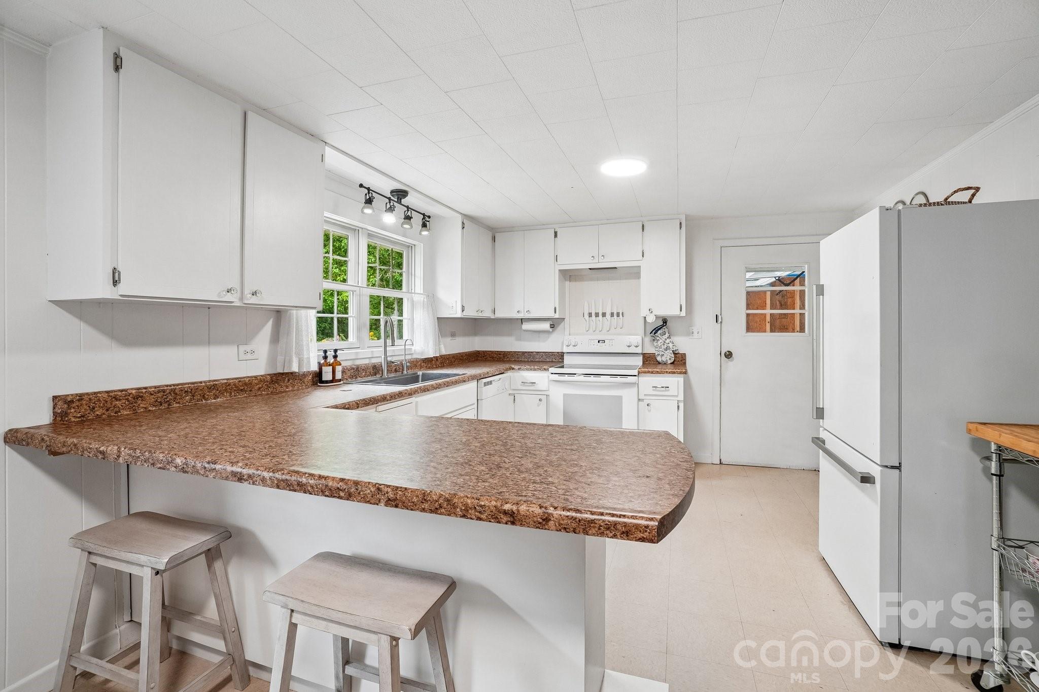 434 Dovers Branch Road — Burnsville