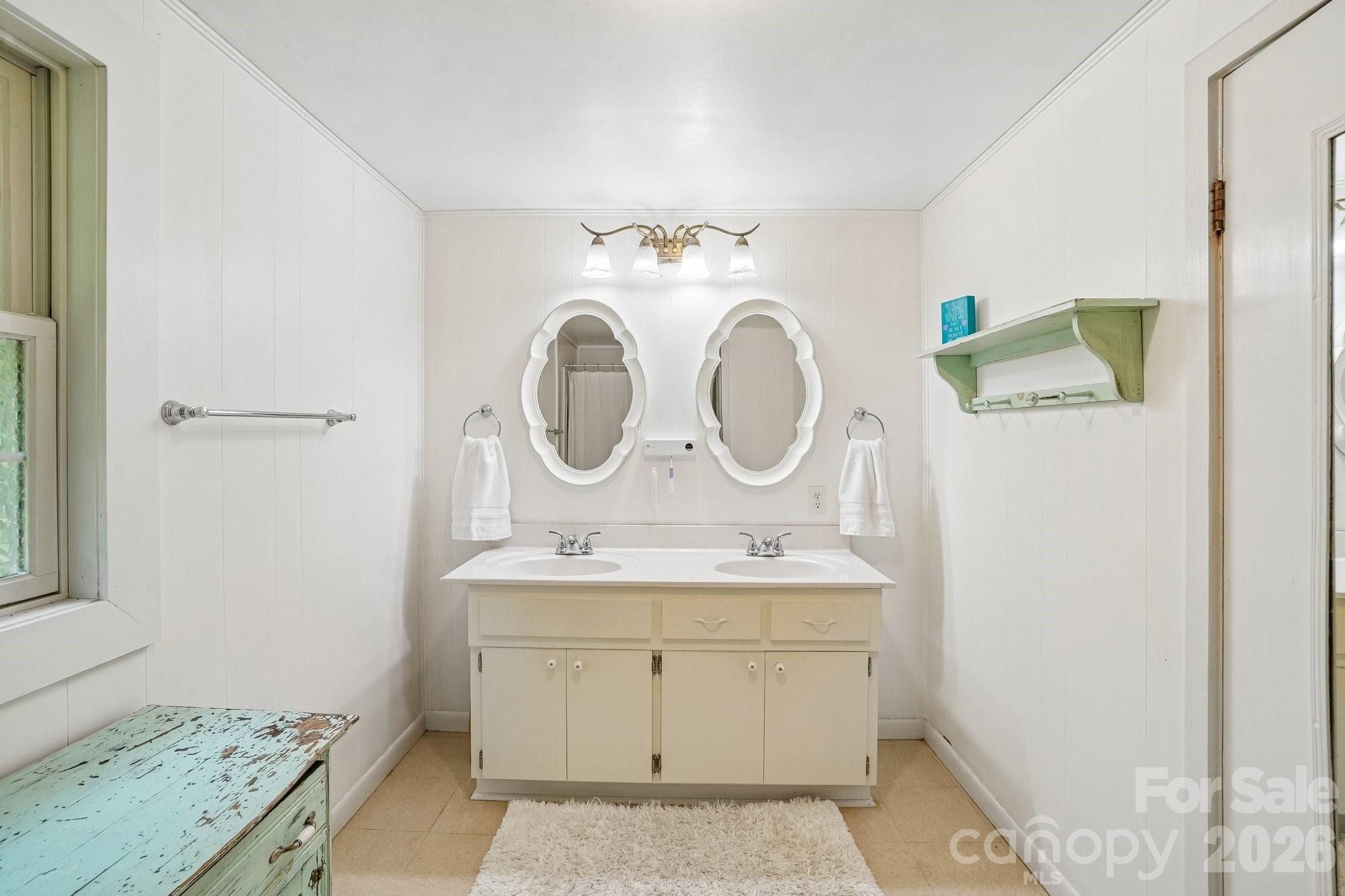 434 Dovers Branch Road — Burnsville