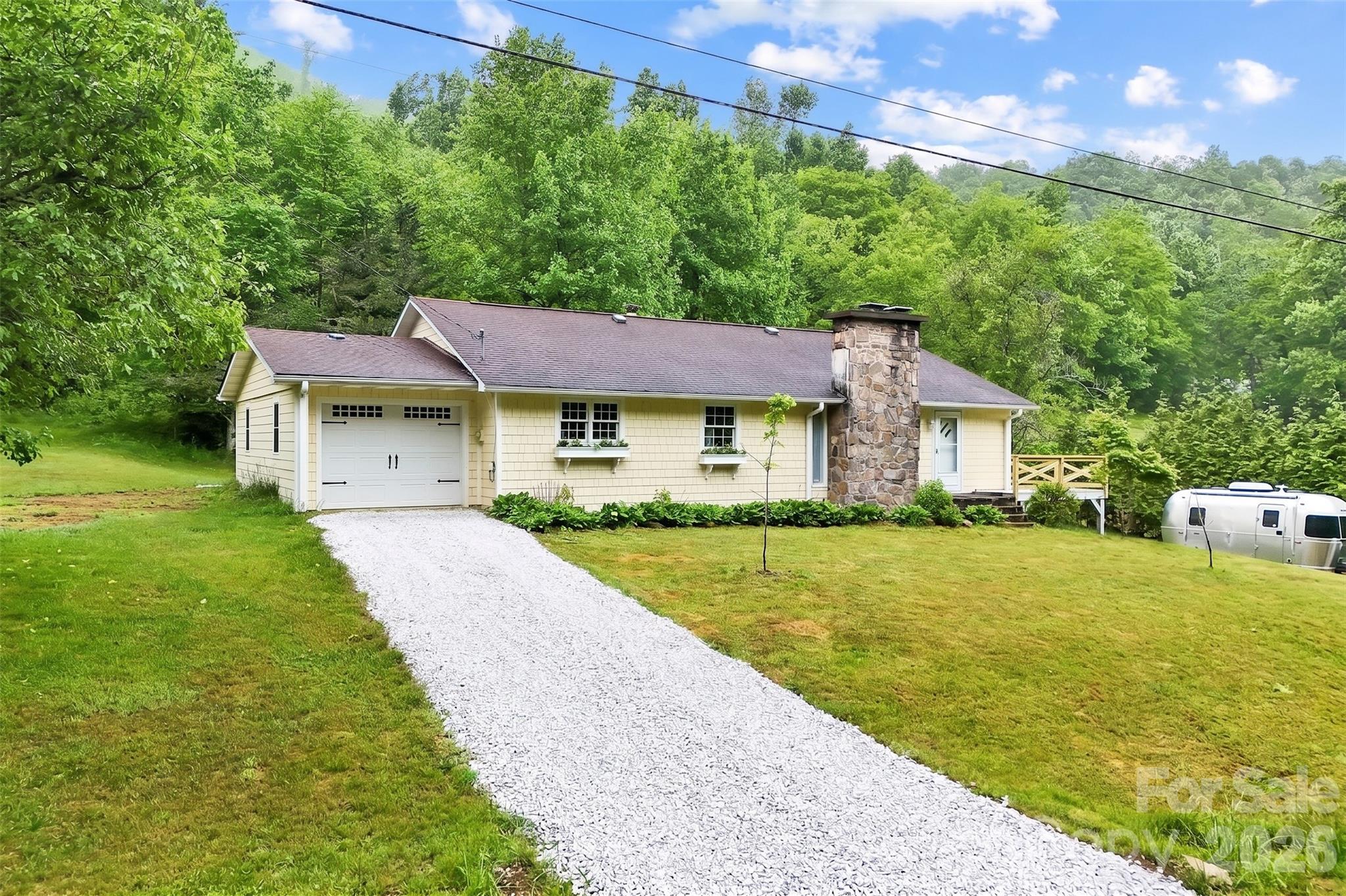 434 Dovers Branch Road — Burnsville