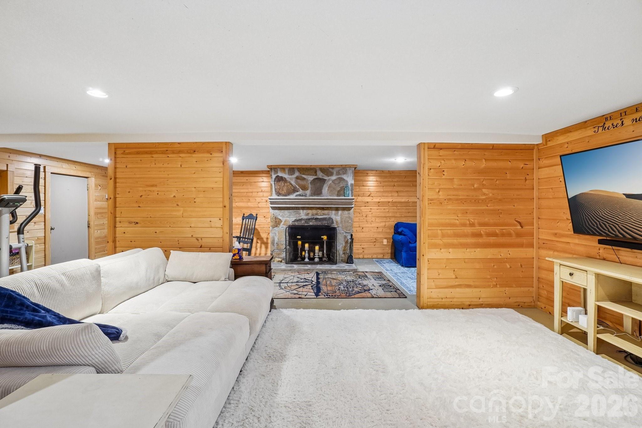 434 Dovers Branch Road — Burnsville