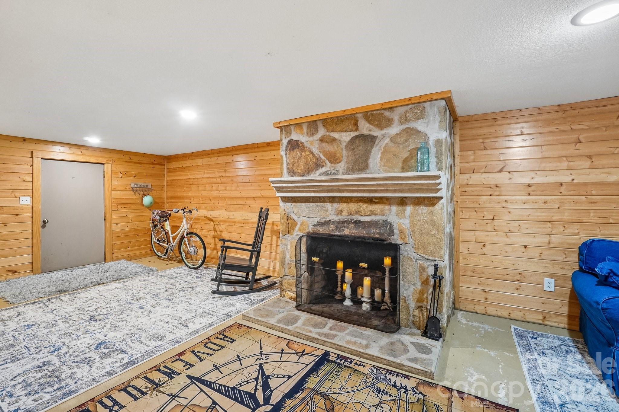 434 Dovers Branch Road — Burnsville