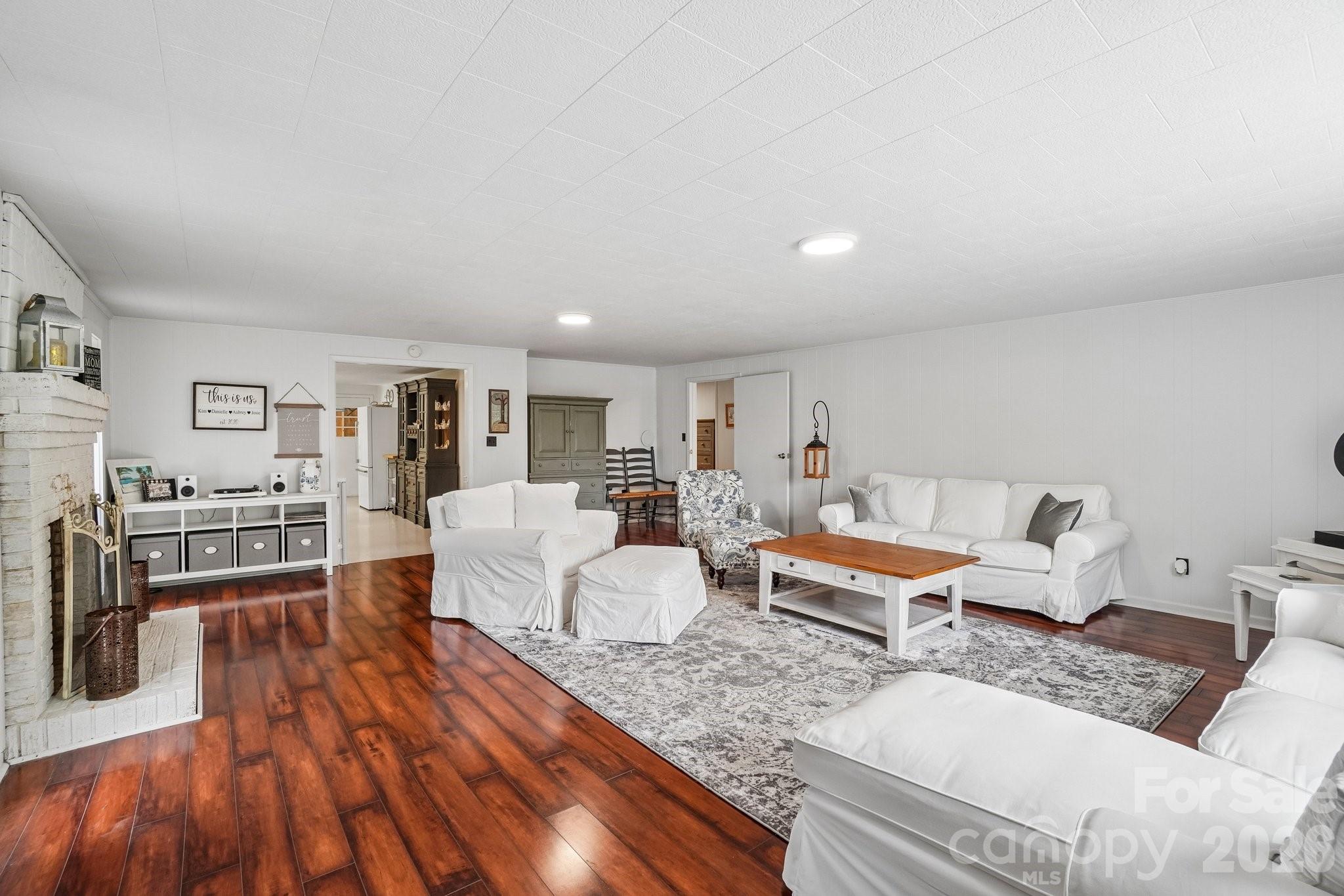 434 Dovers Branch Road — Burnsville